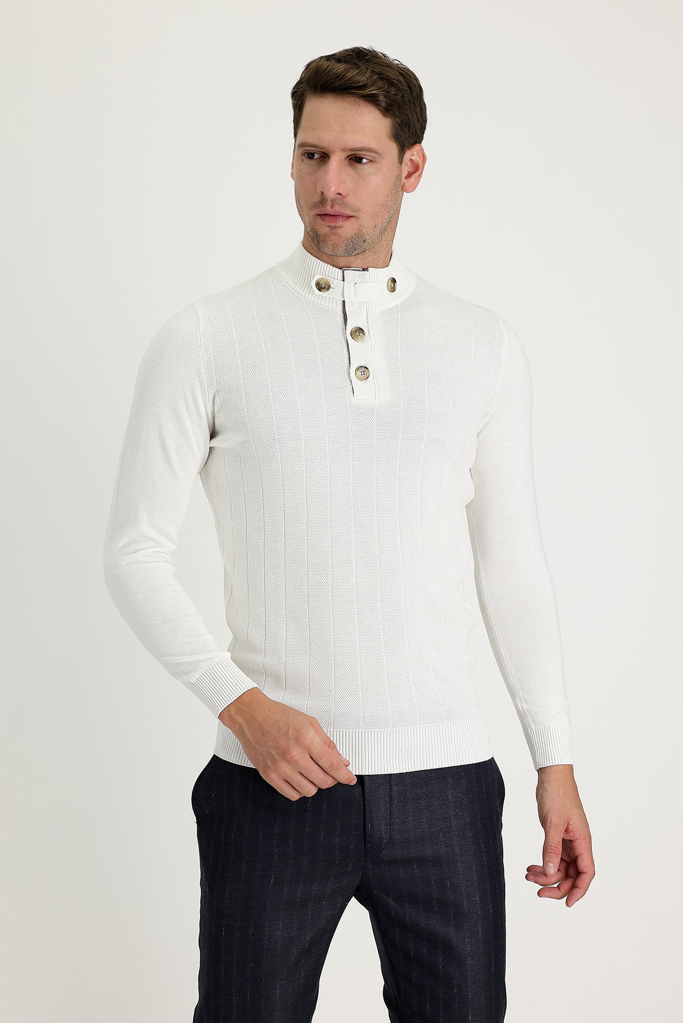 Ekru Yarım Balıkçı Yaka Slim Fit Dar Kesim Desenli Pamuklu Triko Kazak