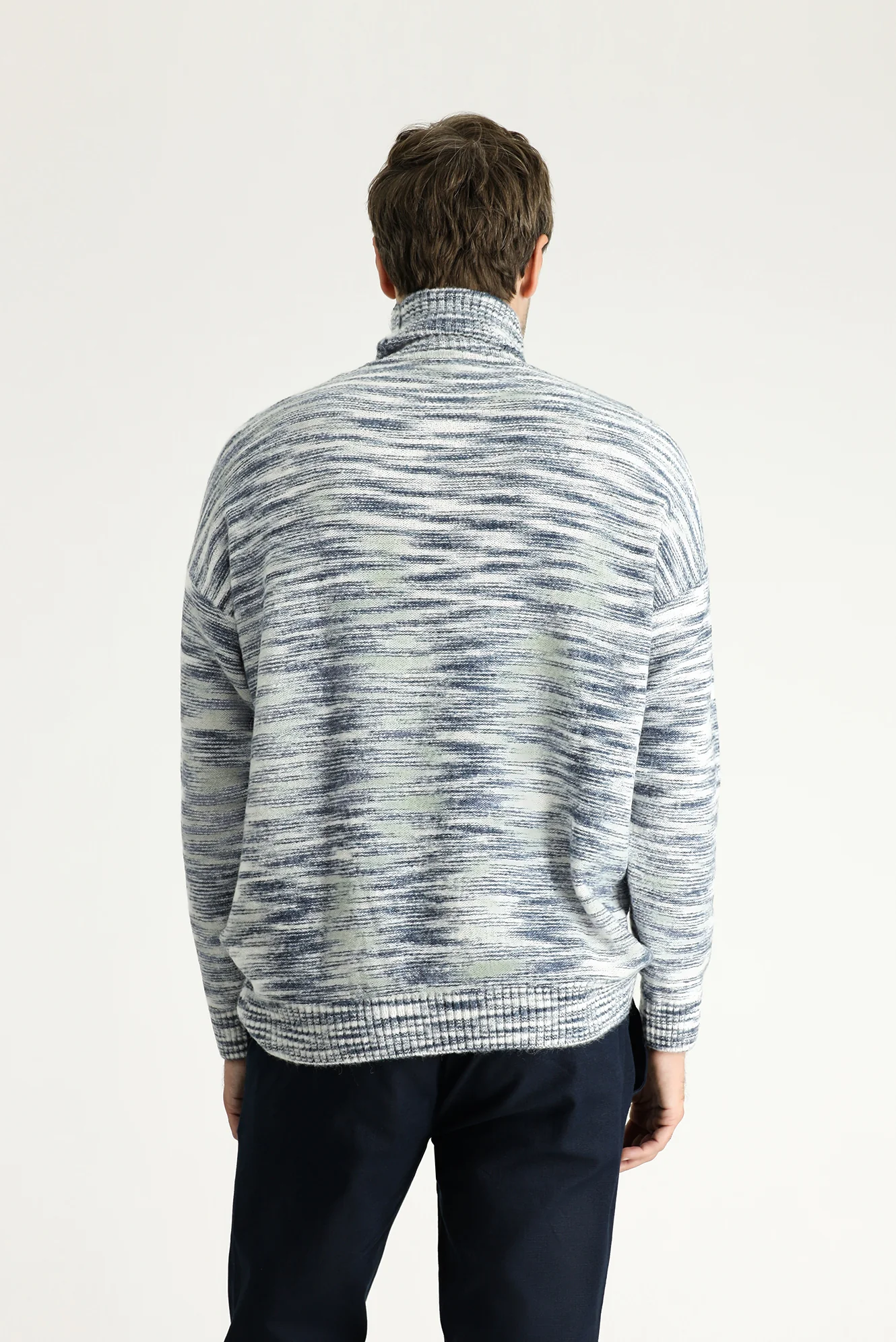 İndigo Balıkçı Yaka Oversize Desenli Triko Kazak - Image 4