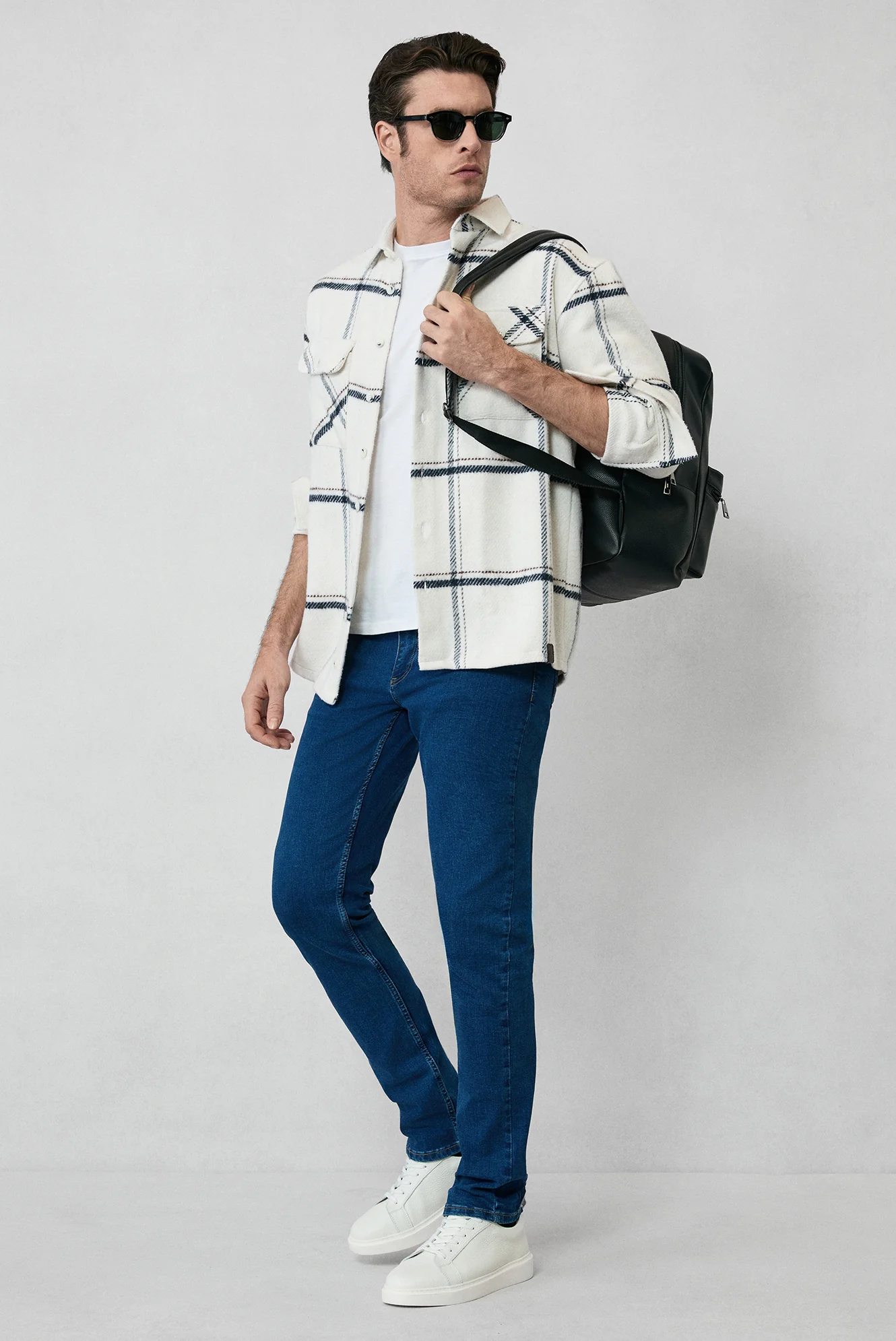 İndigo Regular Fit Standart Kesim Pamuklu Likralı Esnek 4 Mevsim Denim Pantolon - Image 4