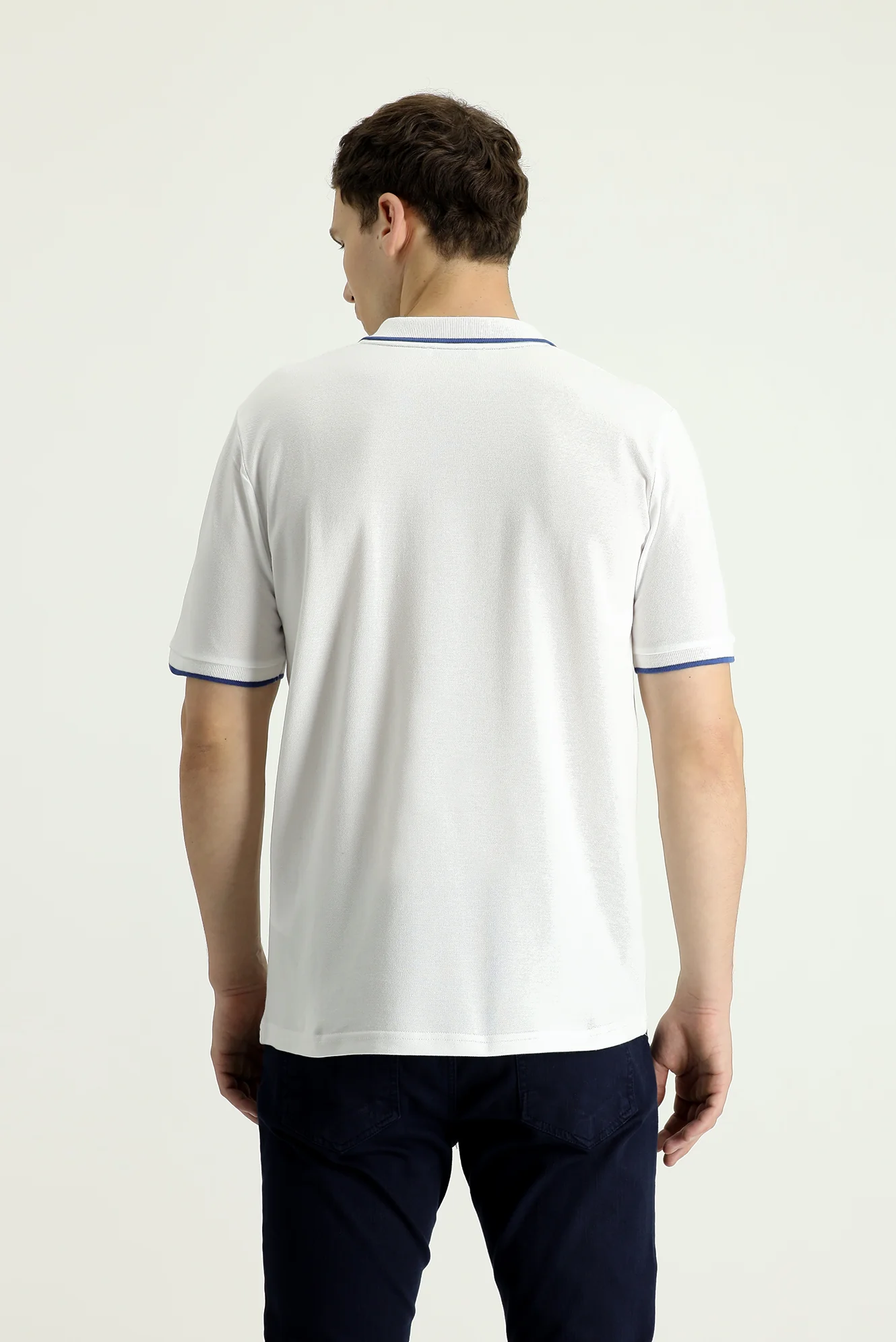 Kırık Beyaz Polo Yaka Regular Fit Desenli Pamuk Tişört - Image 3