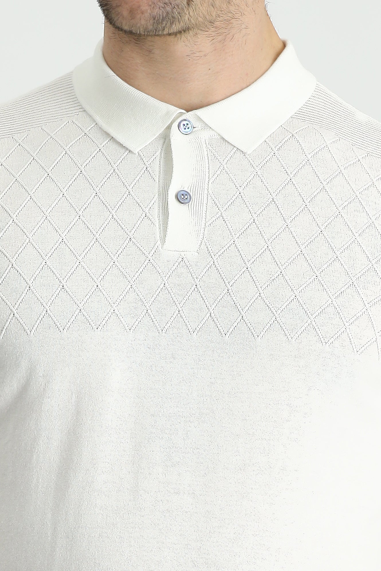 Kırık Beyaz Polo Yaka Regular Fit Desenli Pamuklu Tişört - Image 5