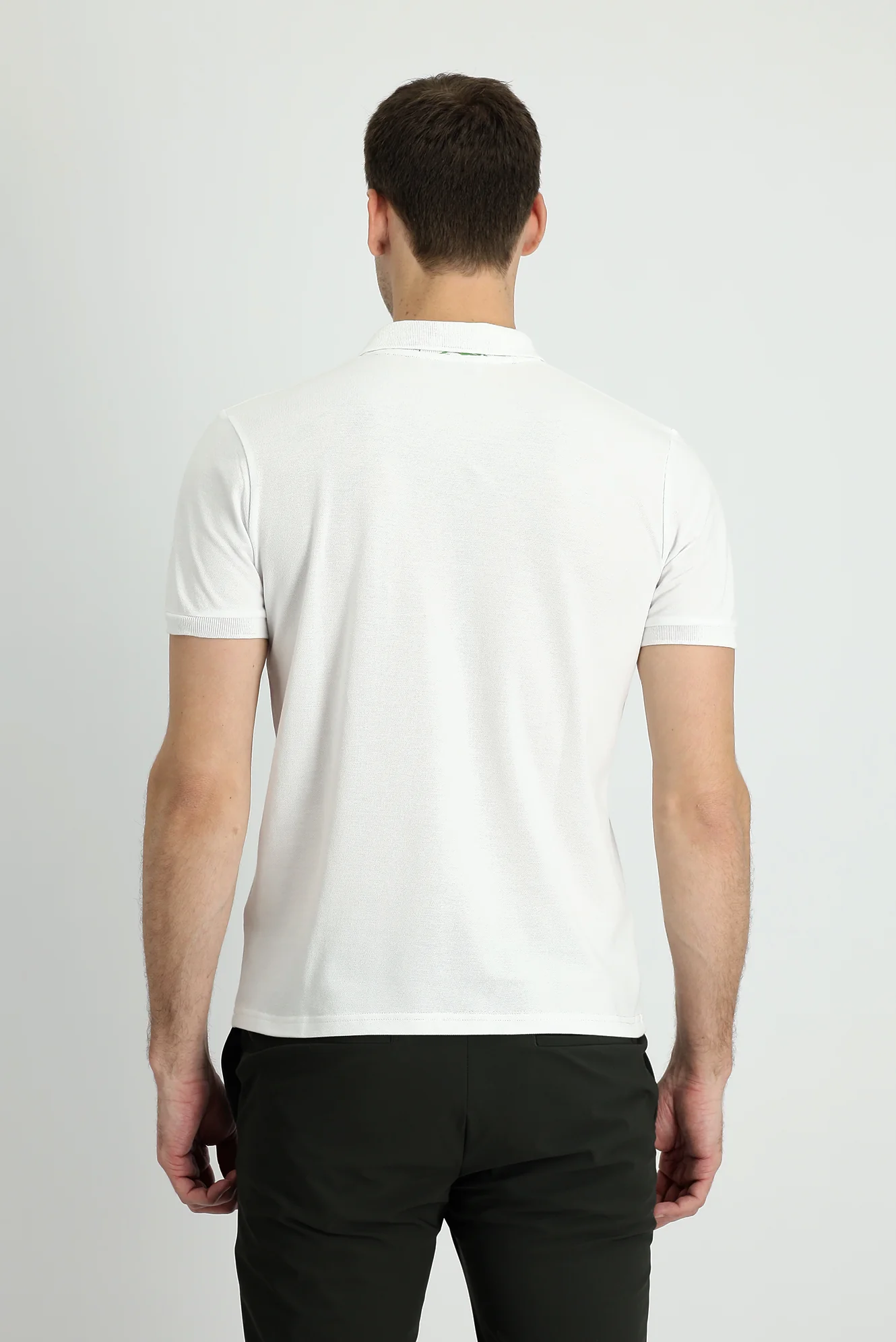 Kırık Beyaz Polo Yaka Slim Fit Dar Kesim Baskılı Pamuk Tişört - Image 3
