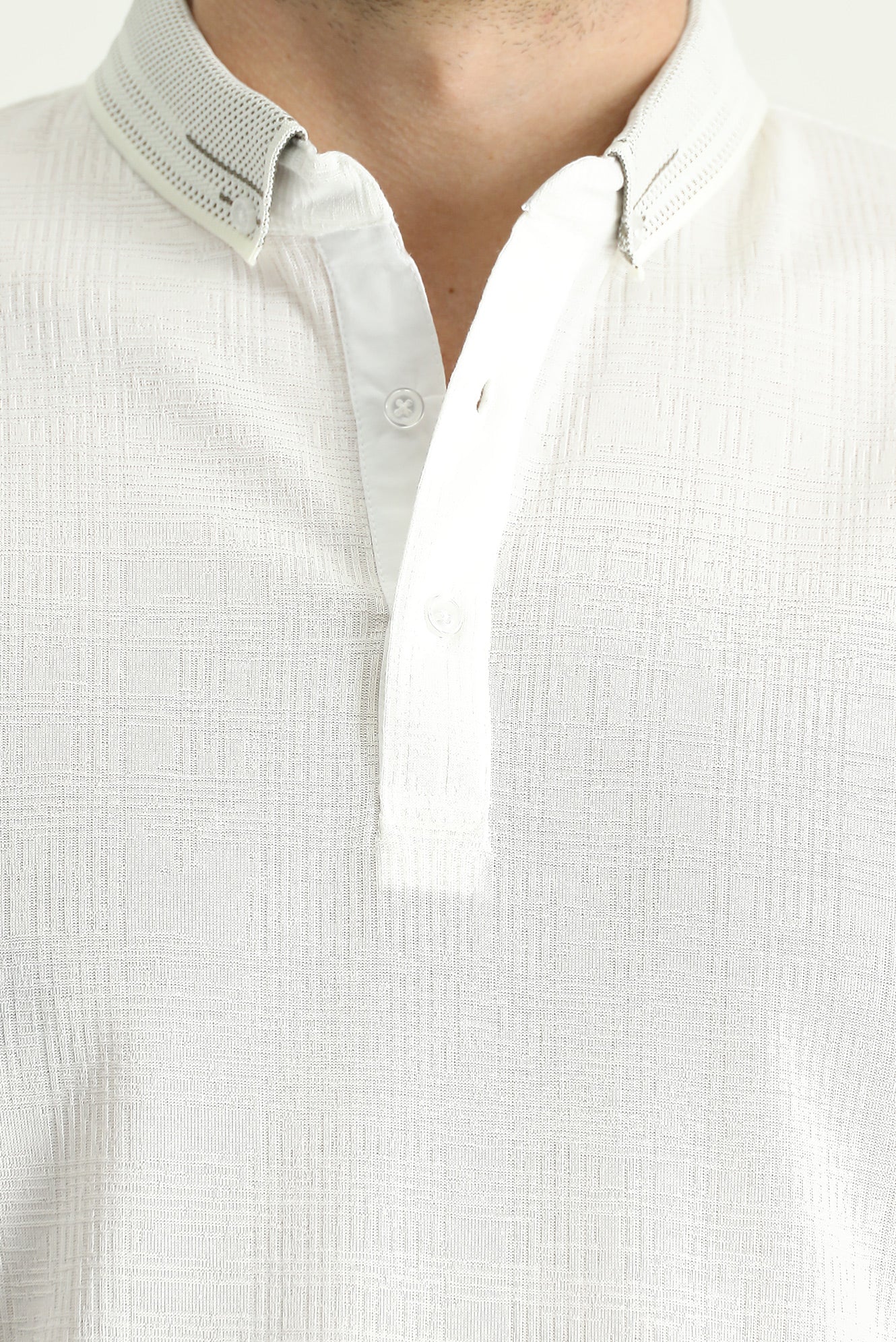 Kırık Beyaz Polo Yaka Slim Fit Dar Kesim Desenli Tişört - Image 5