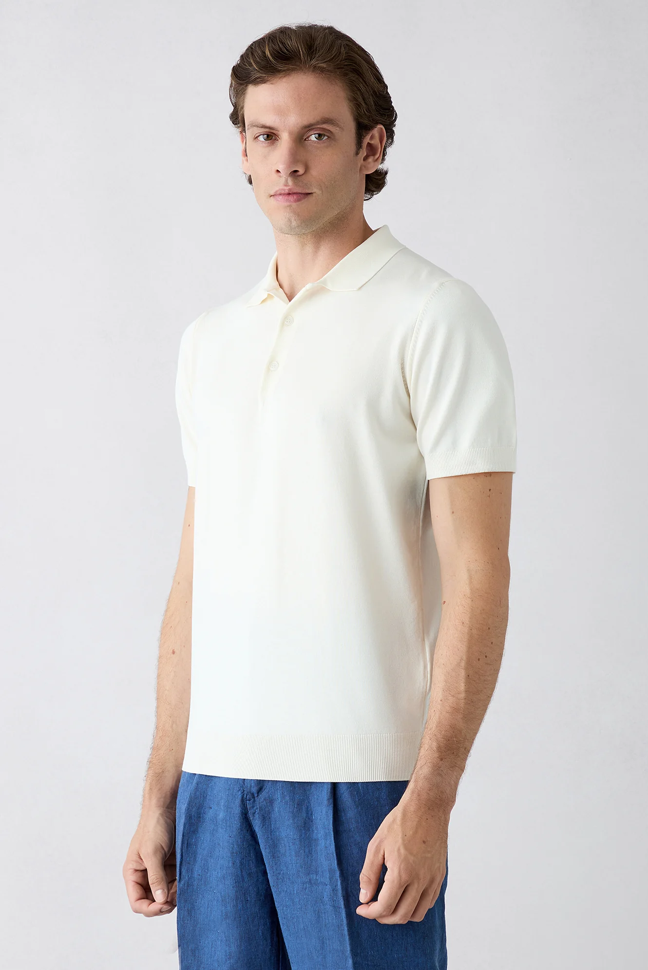 Kırık Beyaz Regular Fit Düğmeli Polo Yaka Örme Tişört - Image 2
