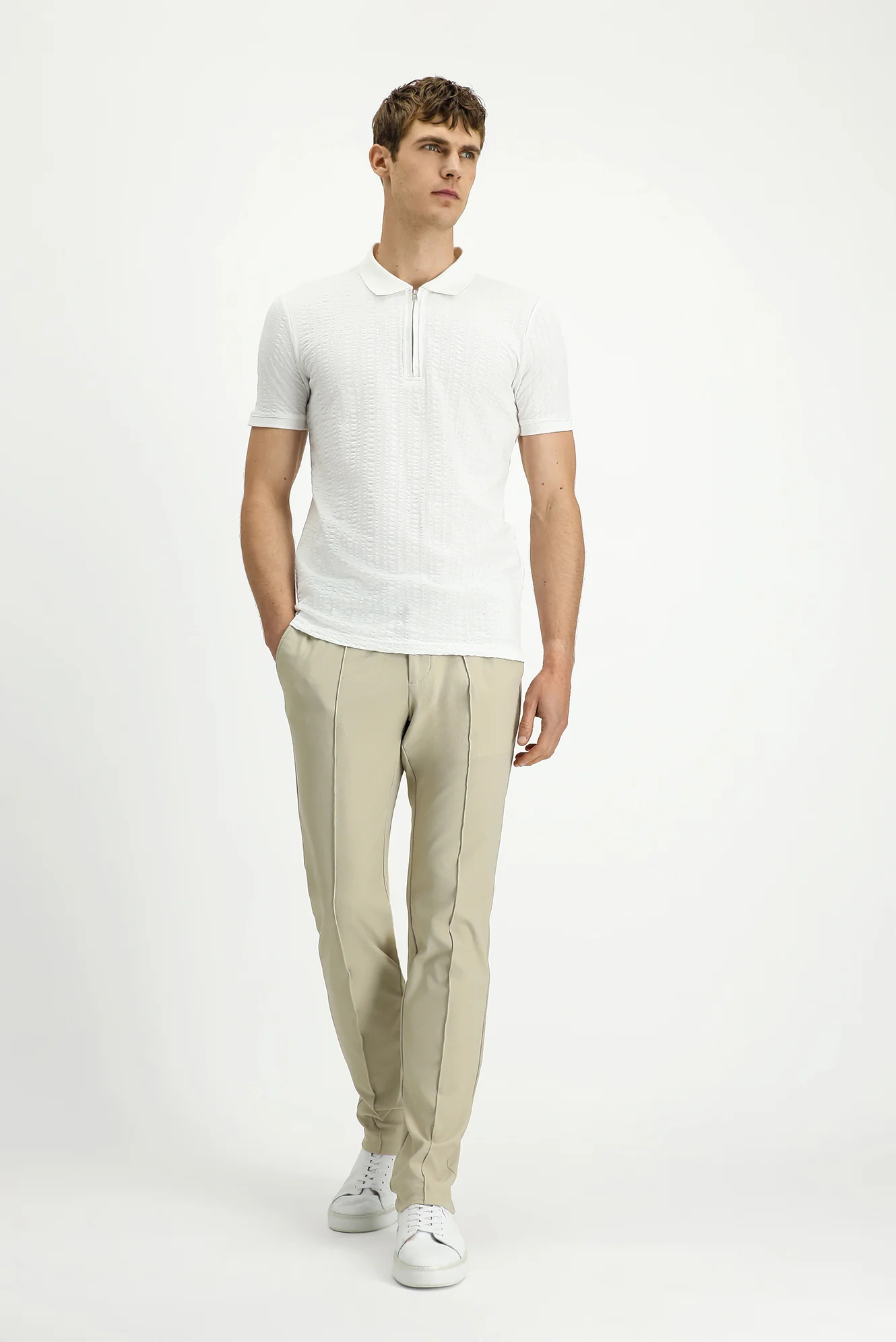 Kırık Beyaz Slim Fit Dar Kesim Pamuk Desenli Fermuarlı Polo Yaka Tişört - Image 2