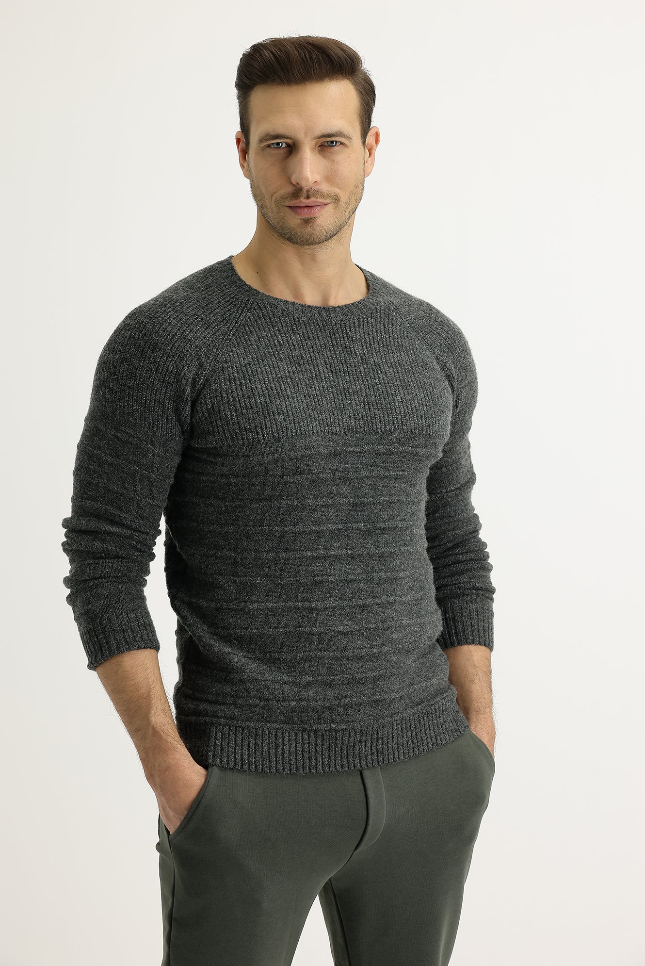 Koyu Antrasit Bisiklet Yaka Slim Fit Dar Kesim Triko Kazak - Image 2