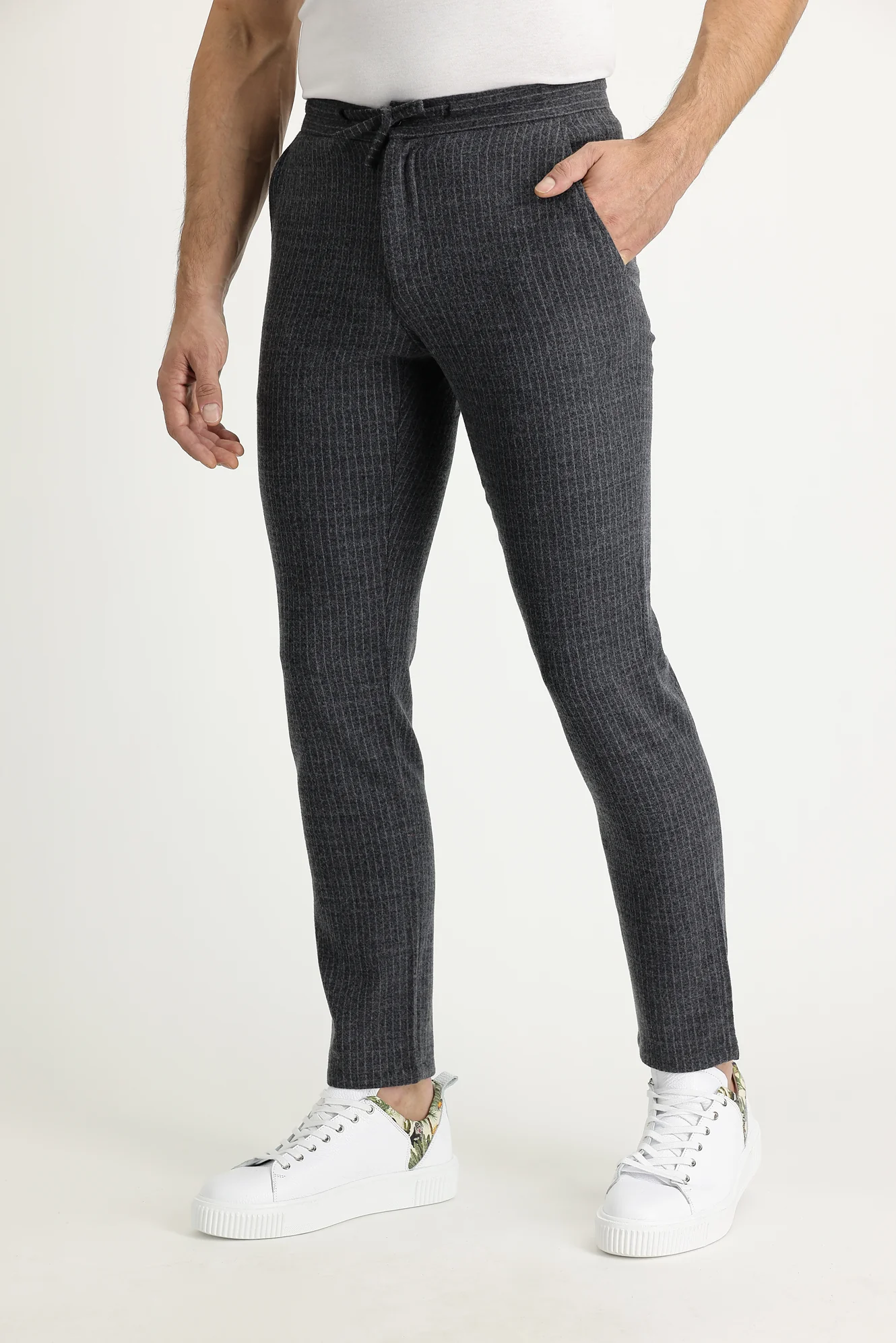 Koyu Antrasit 7 Drop Slim Fit Dar Kesim Yünlü Beli Lastikli İpli Çizgili Kumaş Pantolon - Image 4