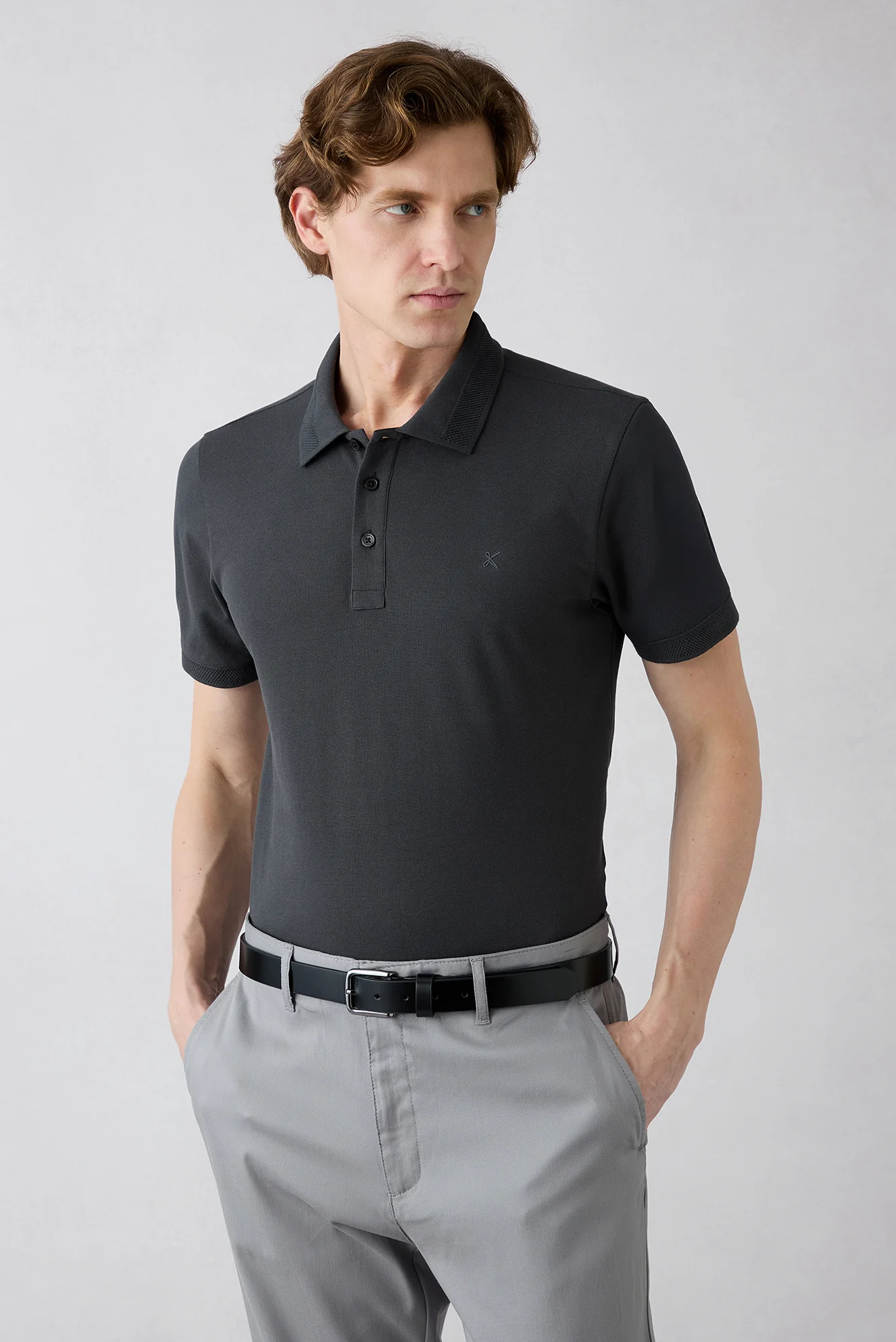Koyu Antrasit Kıvrılmaz Polo Yaka Slim Fit Dar Kesim Ribana Detaylı Pamuk Tişört - Image 5