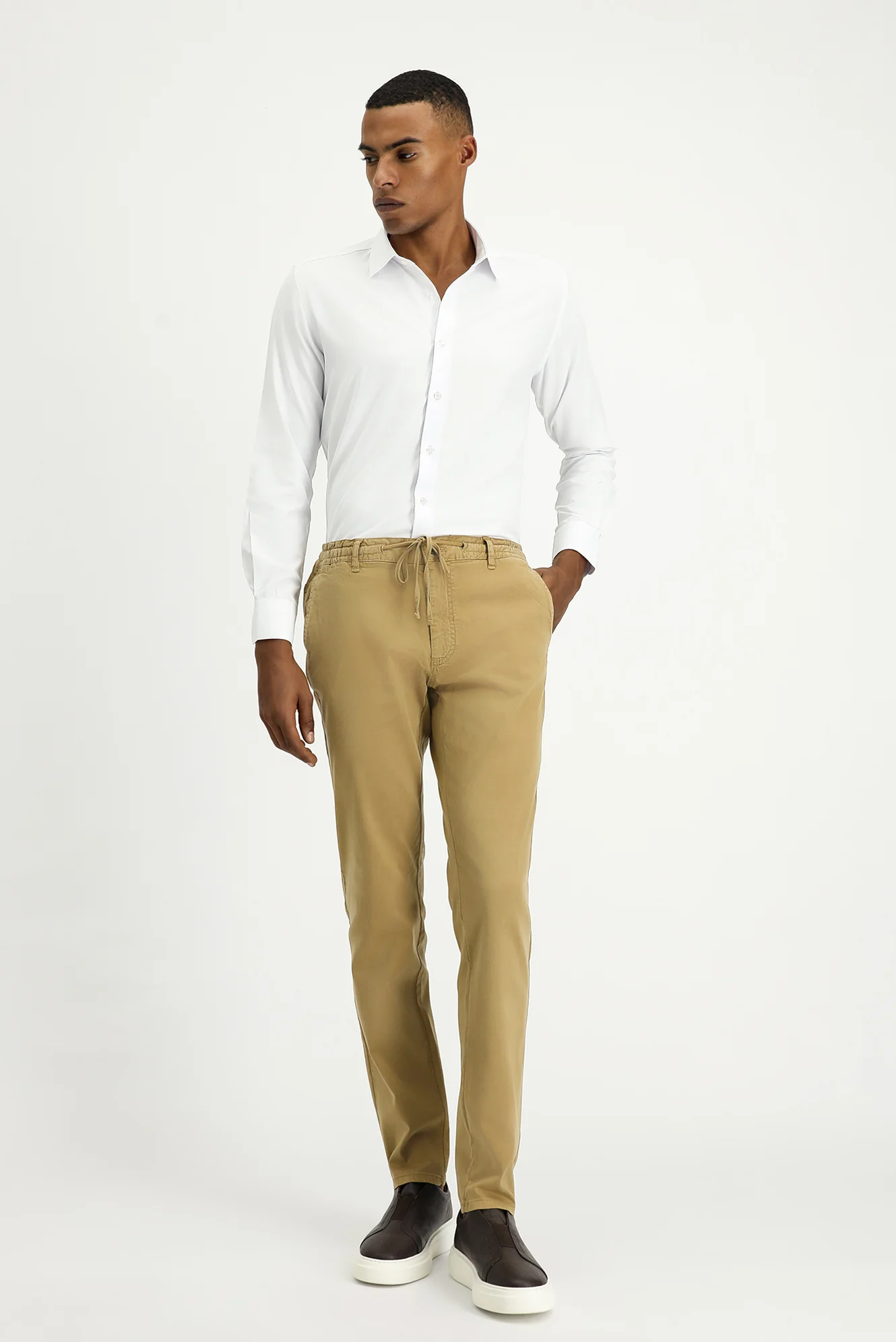 Koyu Bej Regular Fit Standart Kesim Beli Lastikli İpli Likralı Jogger Pantolon - Image 2