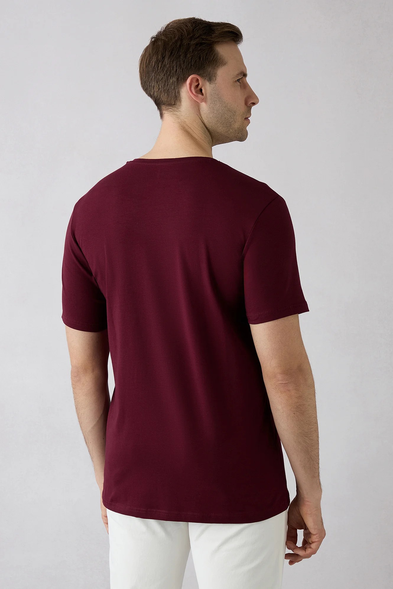 Koyu Bordo Bisiklet Yaka Slim Fit Yumuşak Dokulu Pamuklu Likralı Esnek Tişört - Image 4