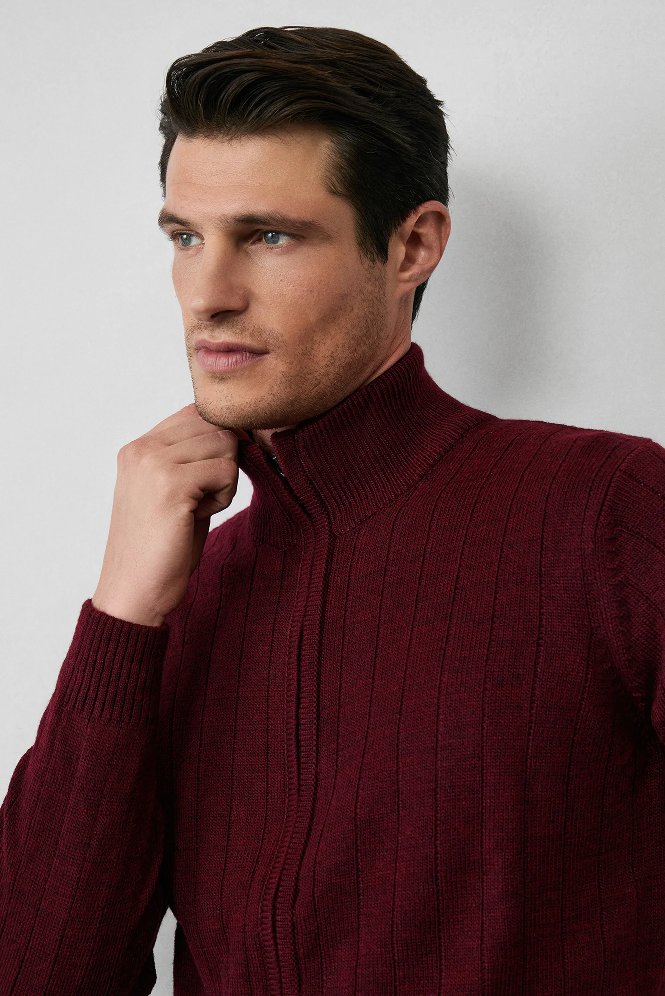 Koyu Bordo Dik Yaka Fermuarlı Regular Fit Çizgili Triko Hırka - Image 3