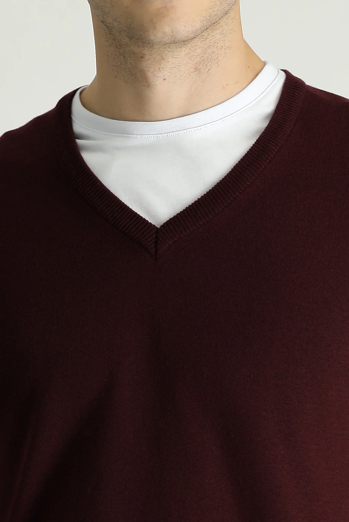 Koyu Bordo V Yaka Slim Fit Dar Kesim Pamuklu Triko Kazak - Image 4