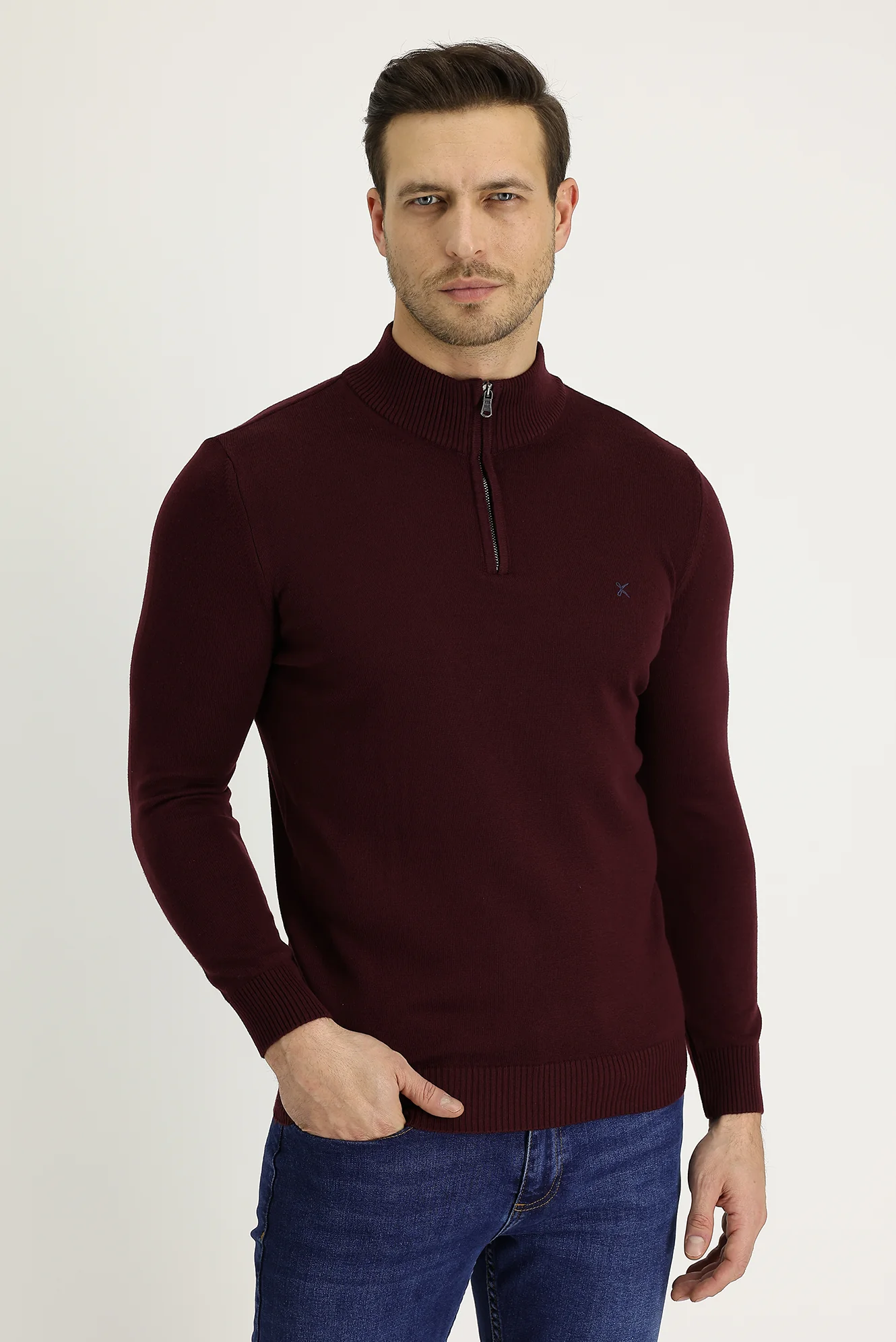 Koyu Bordo Yarım Balıkçı Yaka Slim Fit Dar Kesim Fermuarlı Nakışlı Pamuklu Triko Kazak - Image 2