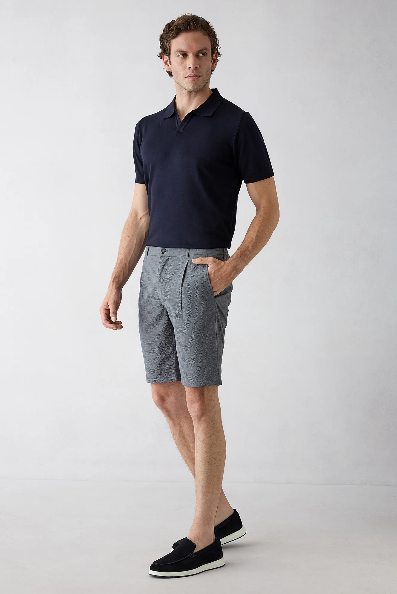 Koyu Füme Regular Fit Standart Kesim Çizgili Pileli Yan Cepli Bermuda Şort - Image 2