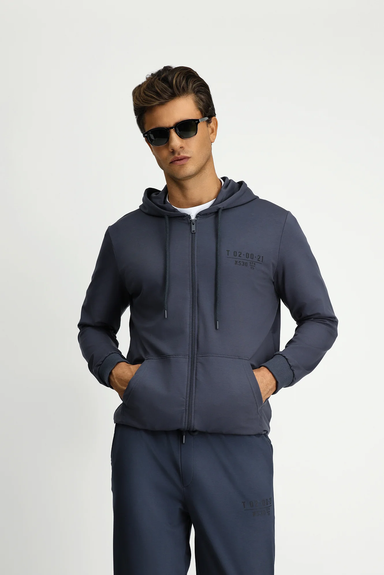 Koyu Füme Kapüşonlu Regular Fit Fermuarlı Baskılı Pamuklu Sweatshirt - Image 4