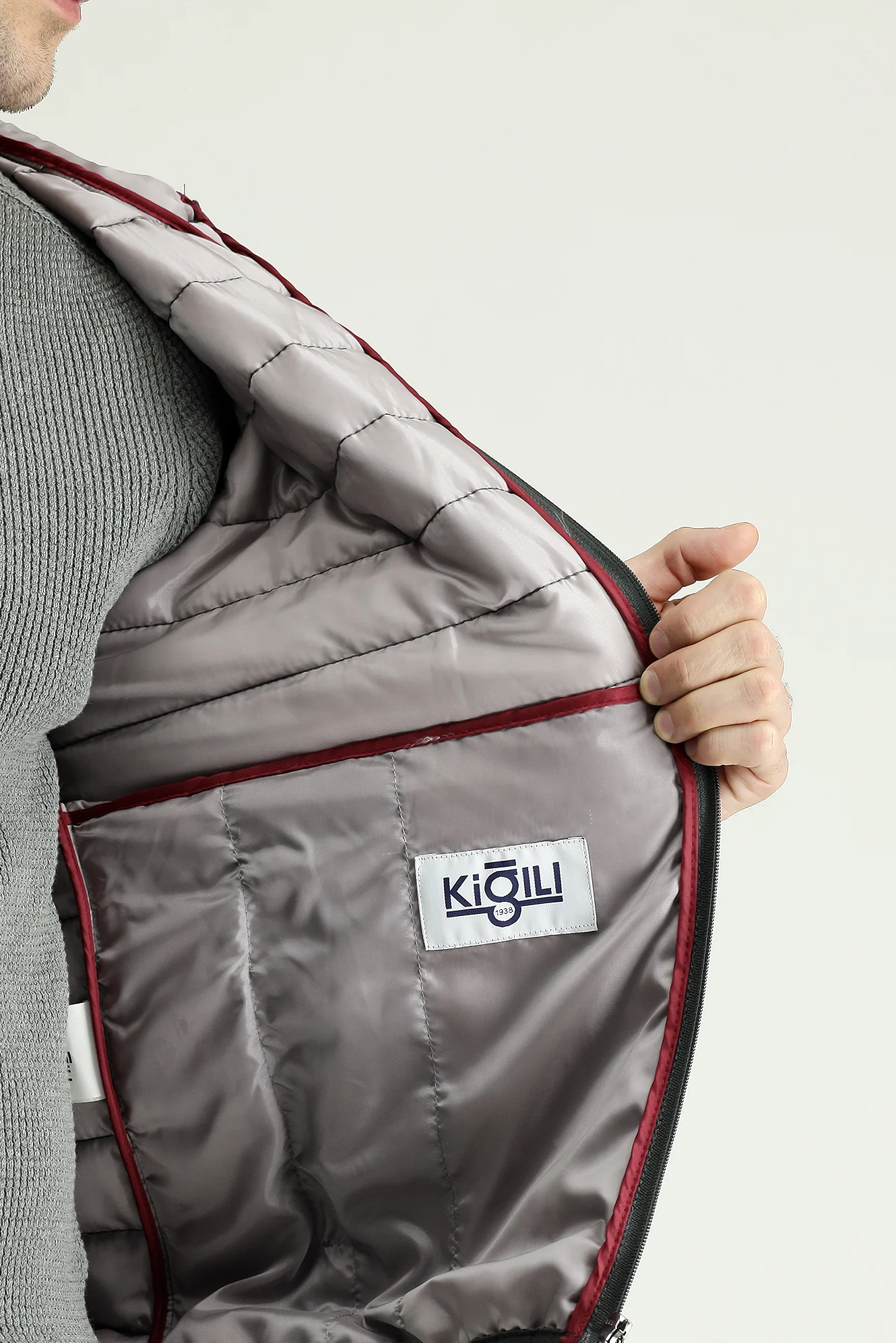 Koyu Füme Kapüşonlu Kapitone Spor Mont - Image 7