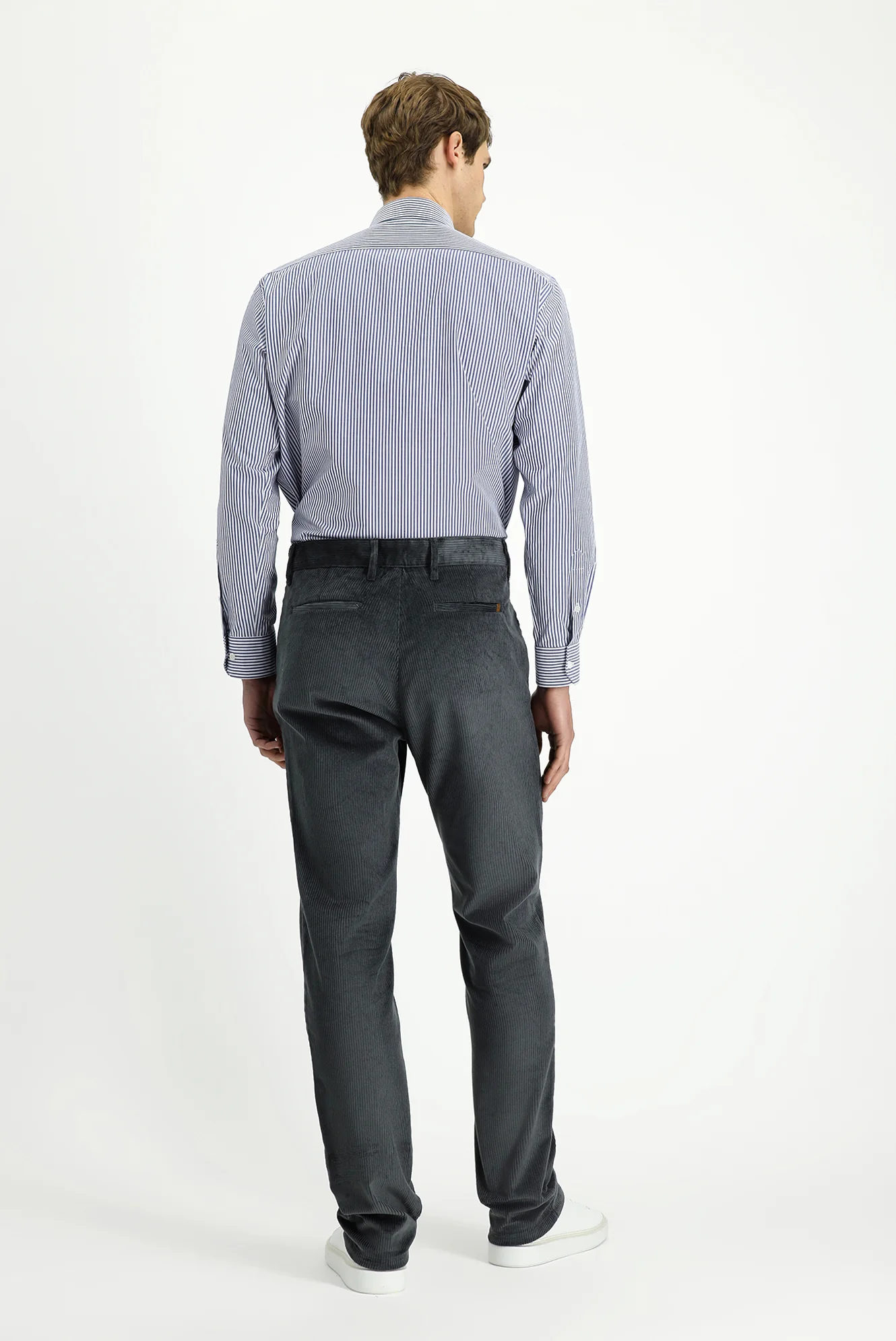 Koyu Füme Relaxed Fit Rahat Kesim Likralı Kadife Pantolon - Image 4