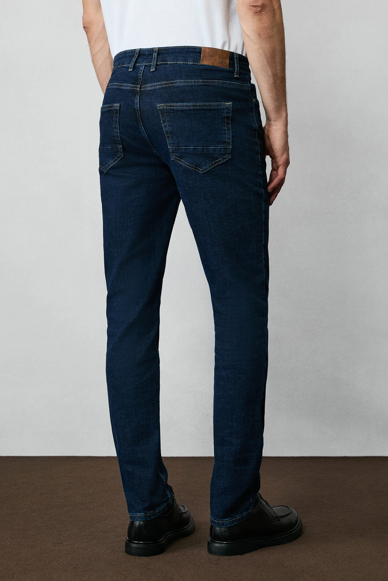 Koyu İndigo Slim Fit Dar Kesim Pamuklu Likralı Esnek 4 Mevsim Denim Pantolon - Image 8