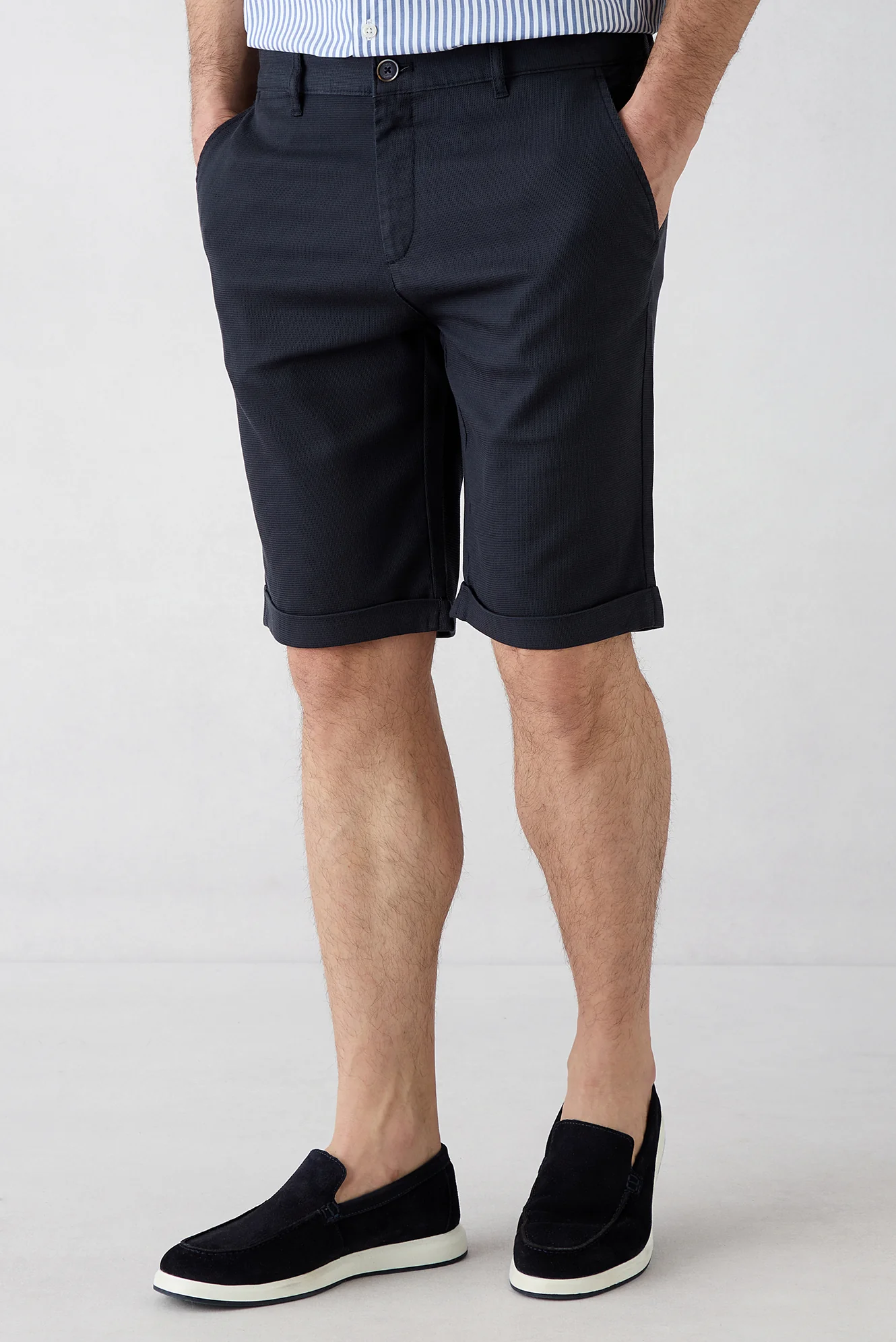 Koyu Lacivert Regular Fit Standart Kesim Lyocell Karışımlı Yan Cepli Bermuda Şort - Image 3