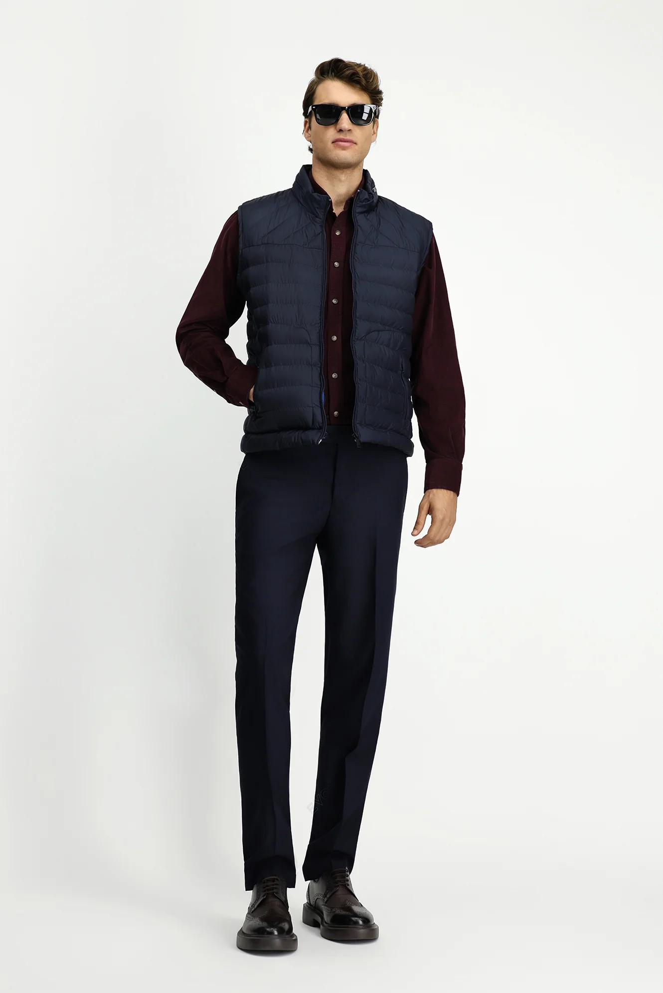 Koyu Lacivert Slim Fit Dik Yaka Fermuarlı Kapitone Spor Yelek - Image 2