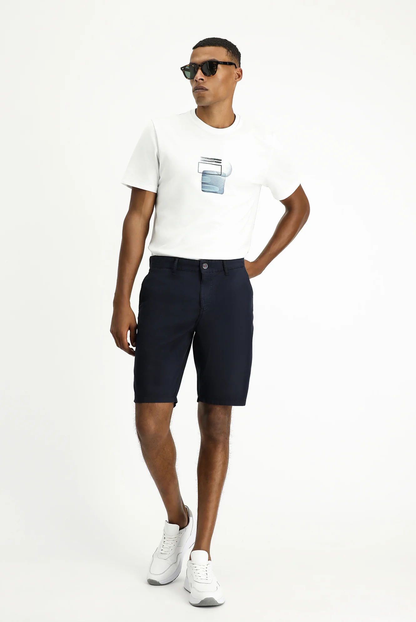 Koyu Lacivert Regular Fit Standart Kesim Pamuklu Bermuda Şort - Image 2