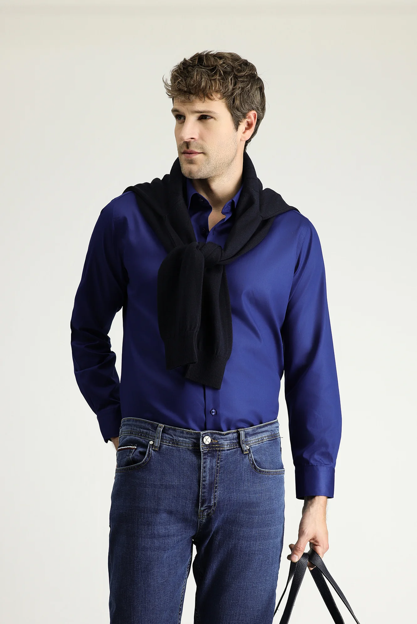Koyu Lacivert Uzun Kol Slim Fit Dar Kesim Klasik Non Iron Saten Pamuklu Gömlek - Image 2