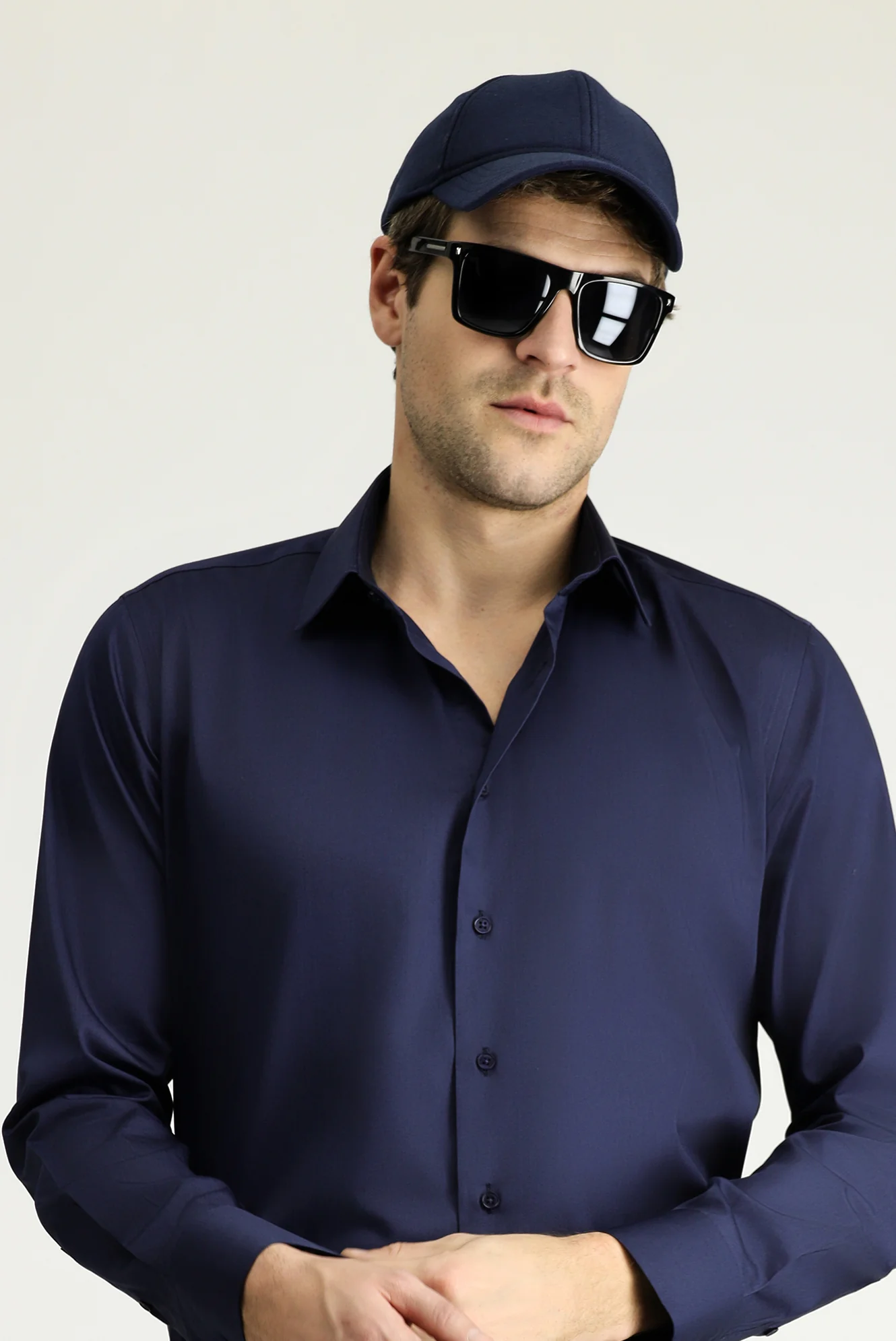 Koyu Lacivert Uzun Kol Slim Fit Dar Kesim Klasik Nano Care Su İtici Leke Tutmaz 4 Mevsim Pamuk Gömlek