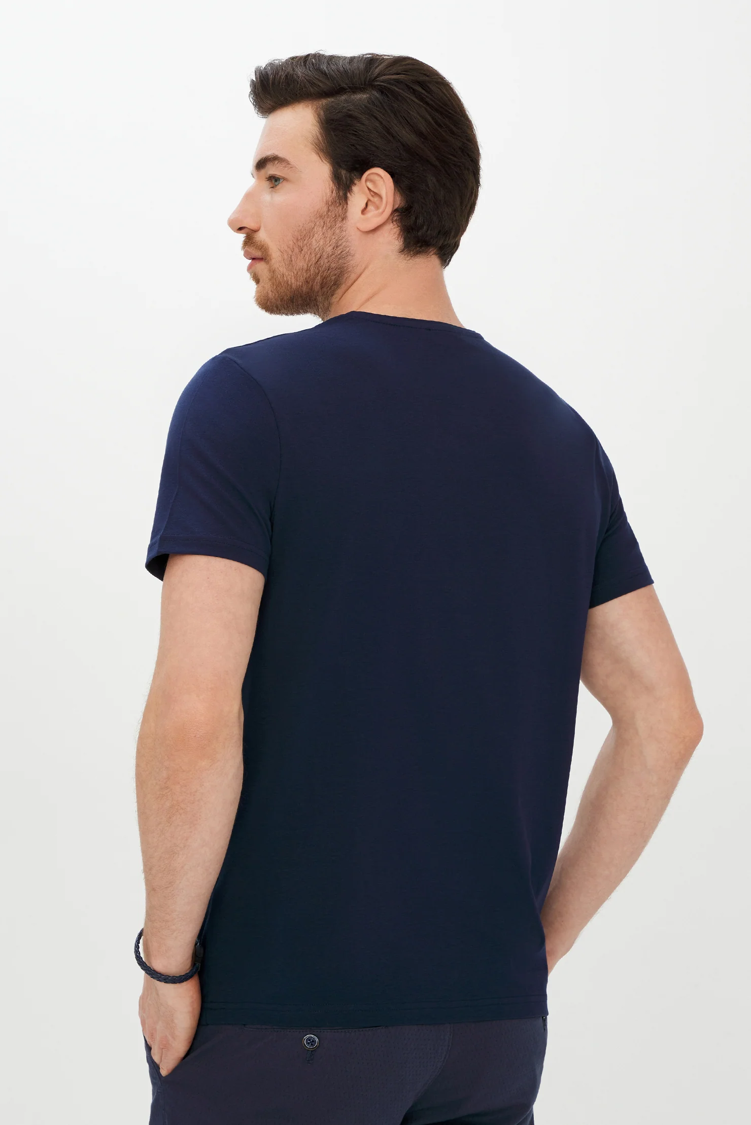Koyu Lacivert V Yaka Slim Fit Dar Kesim Tişört - Image 3