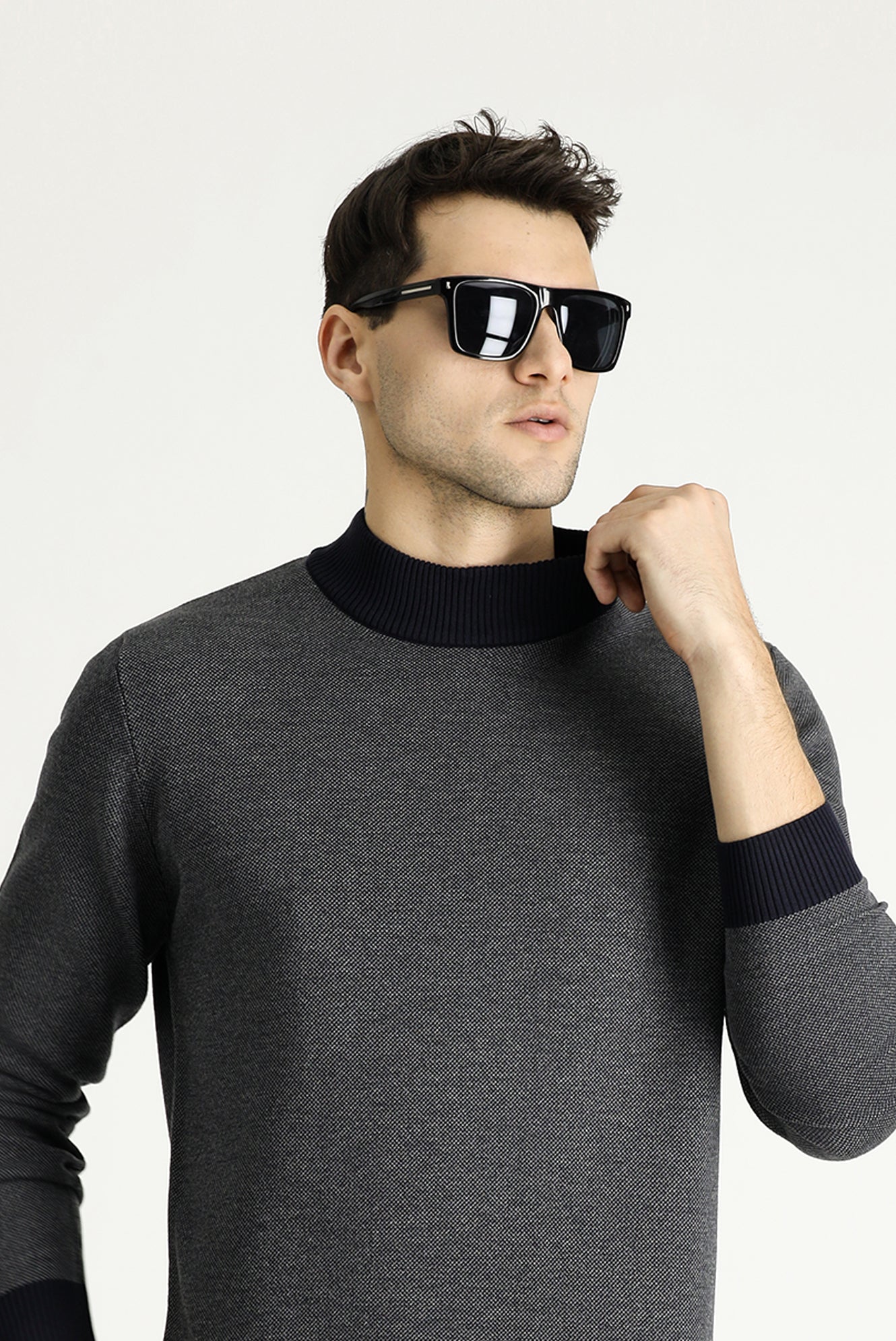 Koyu Lacivert Yarım Balıkçı Yaka Slim Fit Dar Kesim Desenli Triko Kazak - Image 2