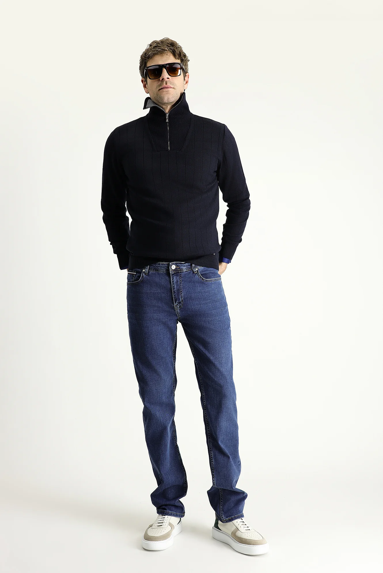 Koyu Mavi Regular Fit Standart Kesim Likralı Denim Pantolon - Image 2