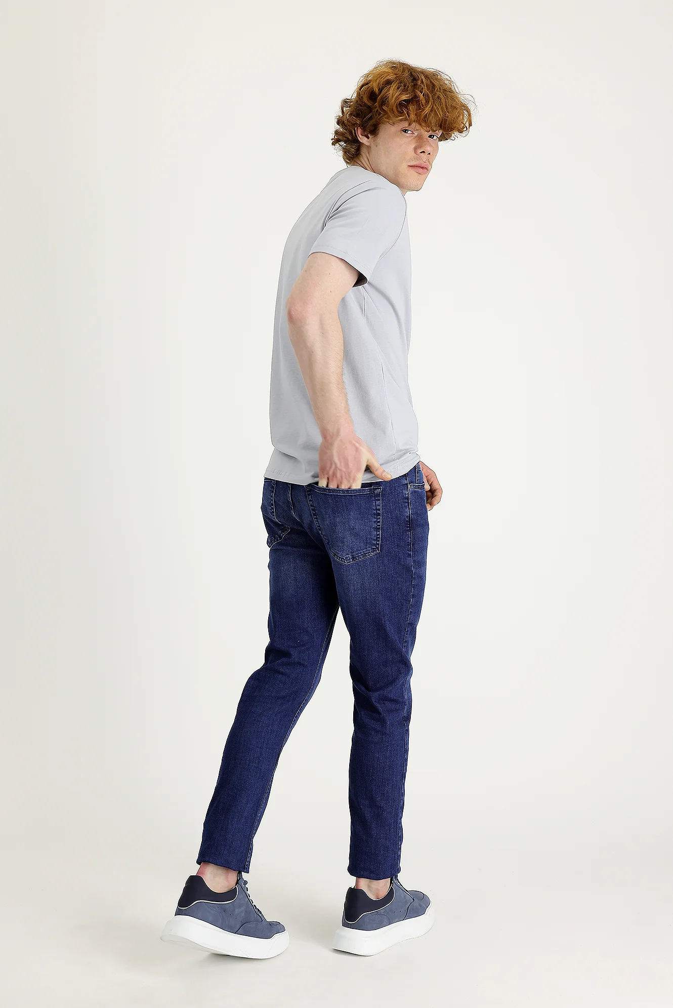Koyu Mavi Slim Fit Dar Kesim Likralı Denim Pantolon - Image 3