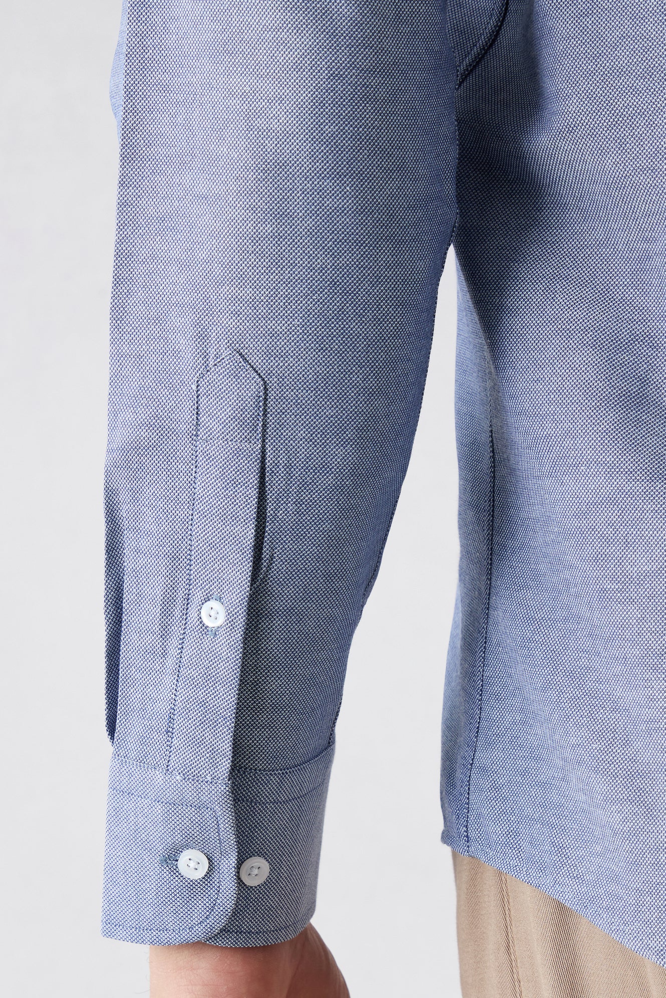 Koyu Mavi Uzun Kol Slim Fit Düğmeli Yaka Pamuklu Kolay Ütülenebilir 4 Mevsim Oxford Gömlek - Image 4