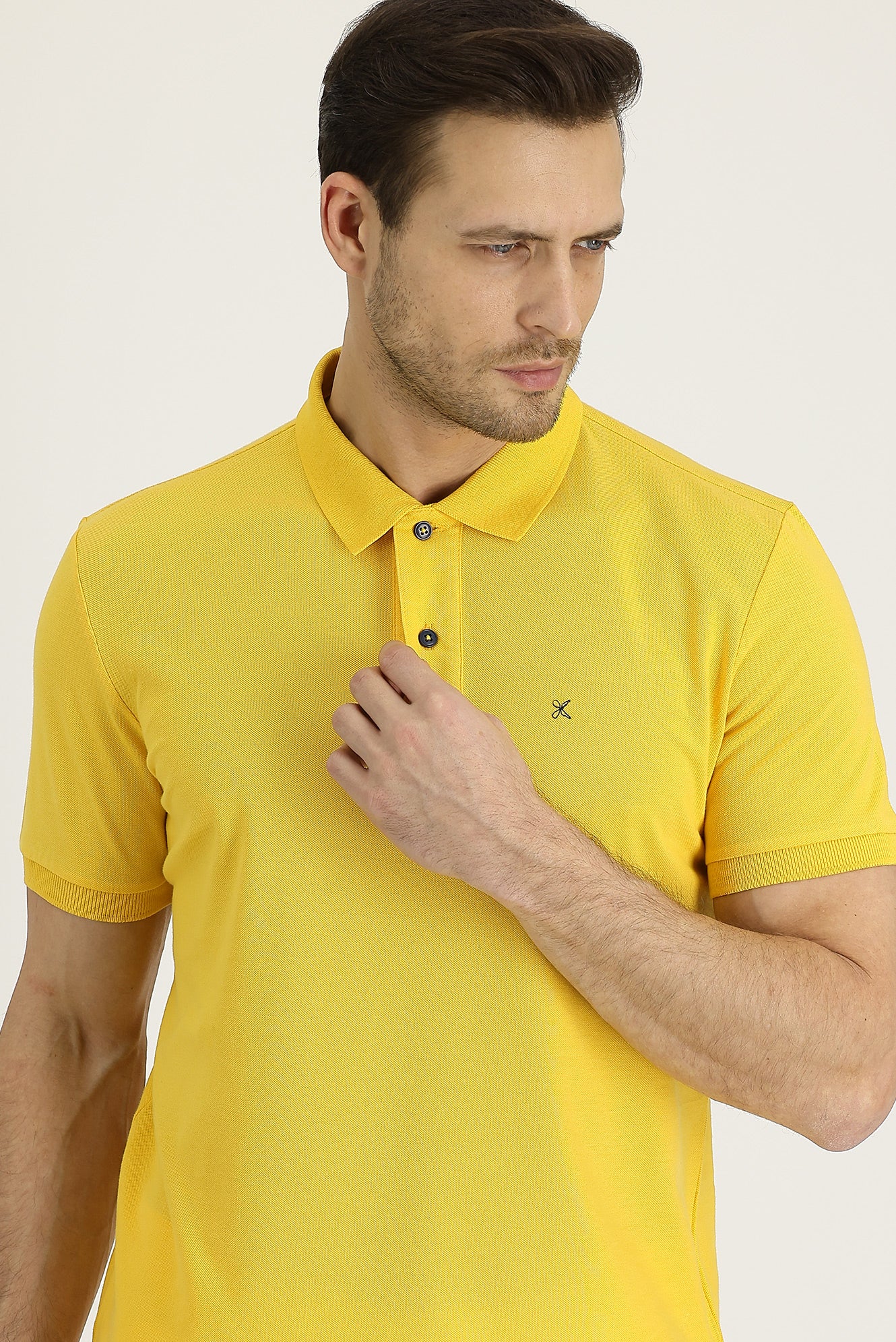 Koyu Sarı Polo Yaka Regular Fit Nakışlı Pamuk Tişört - Image 2
