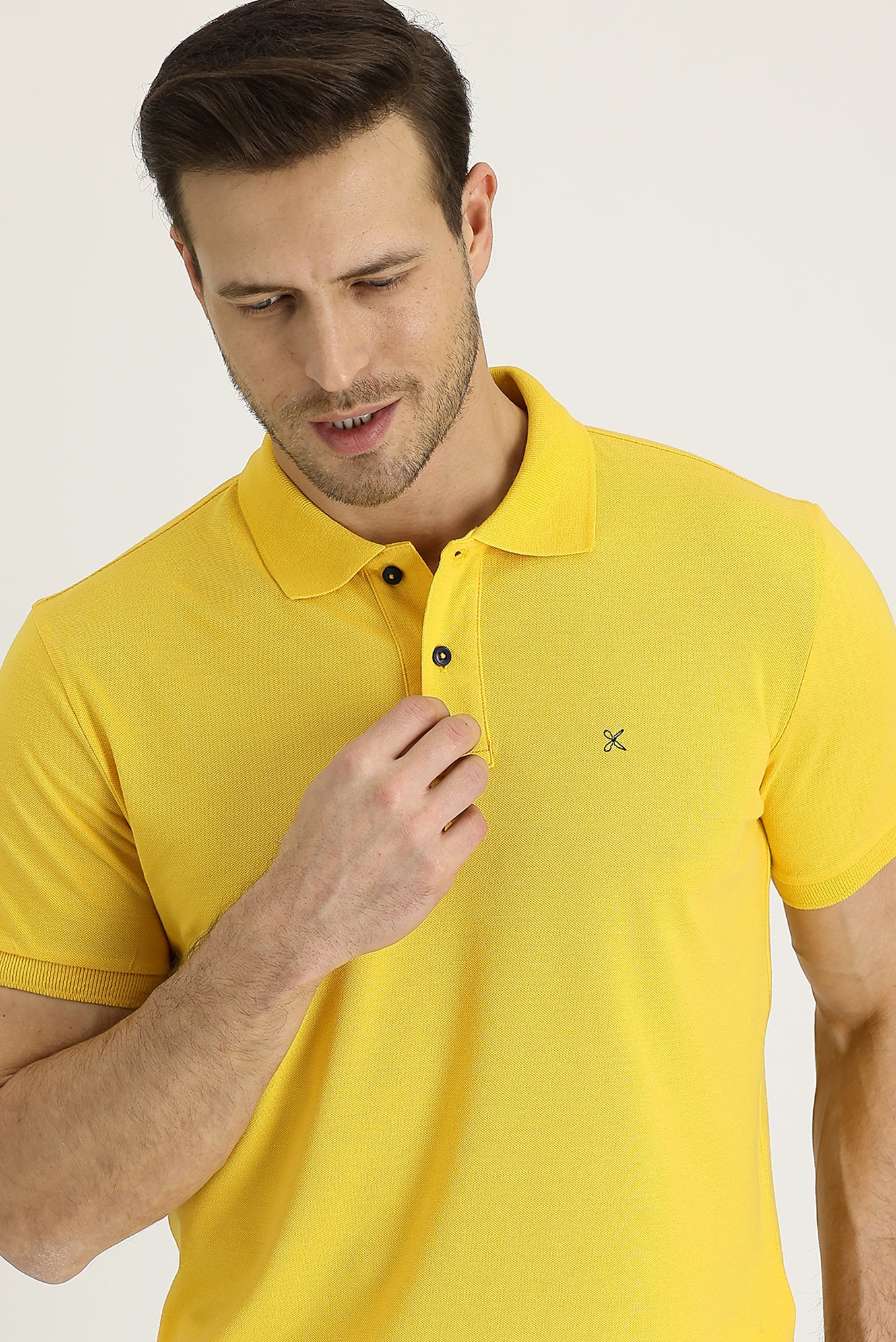 Koyu Sarı Polo Yaka Slim Fit Dar Kesim Nakışlı Pamuk Tişört