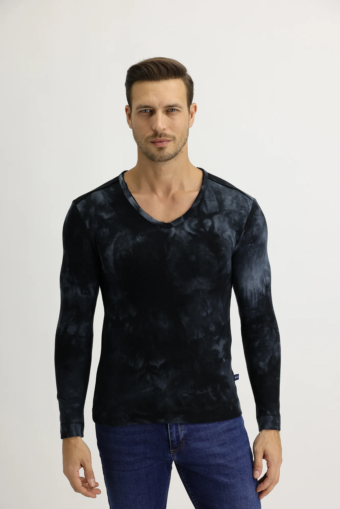 Koyu Yesil V Yaka Batik Desenli Sweatshirt - Image 2