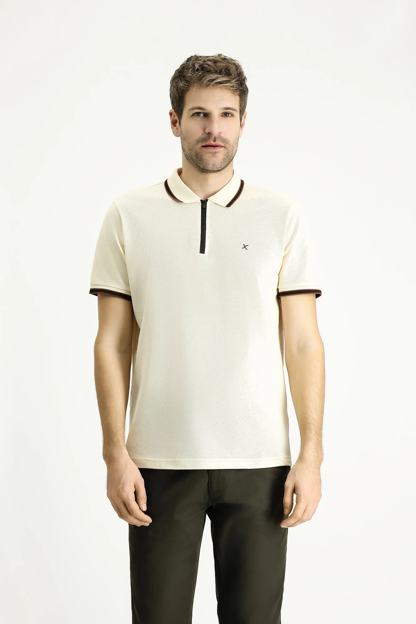 Krem Polo Yaka Regular Fit Fermuarlı Desenli Pamuk Tişört - Image 3
