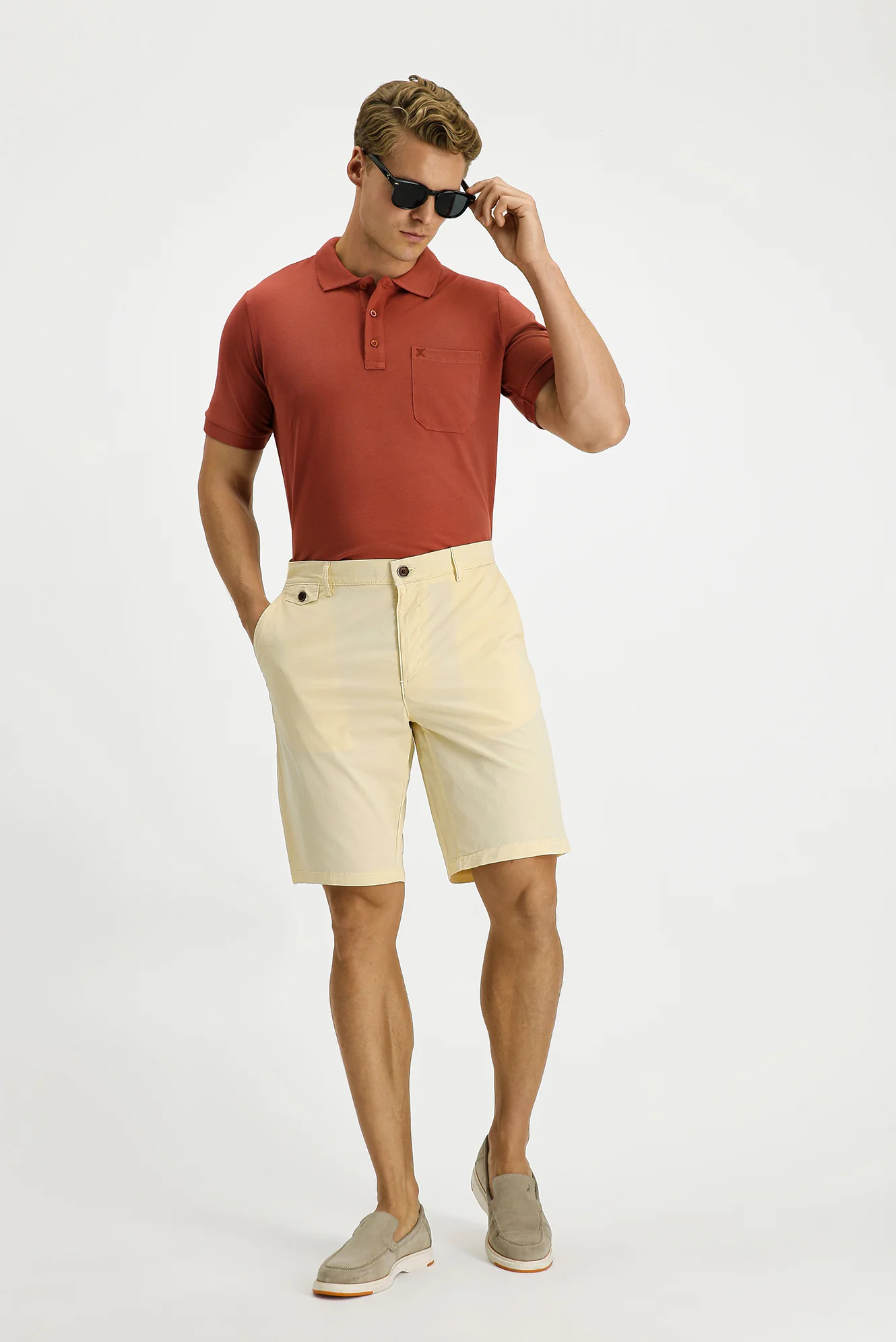 Krem Regular Fit Standart Kesim Pamuklu Bermuda Şort - Image 2