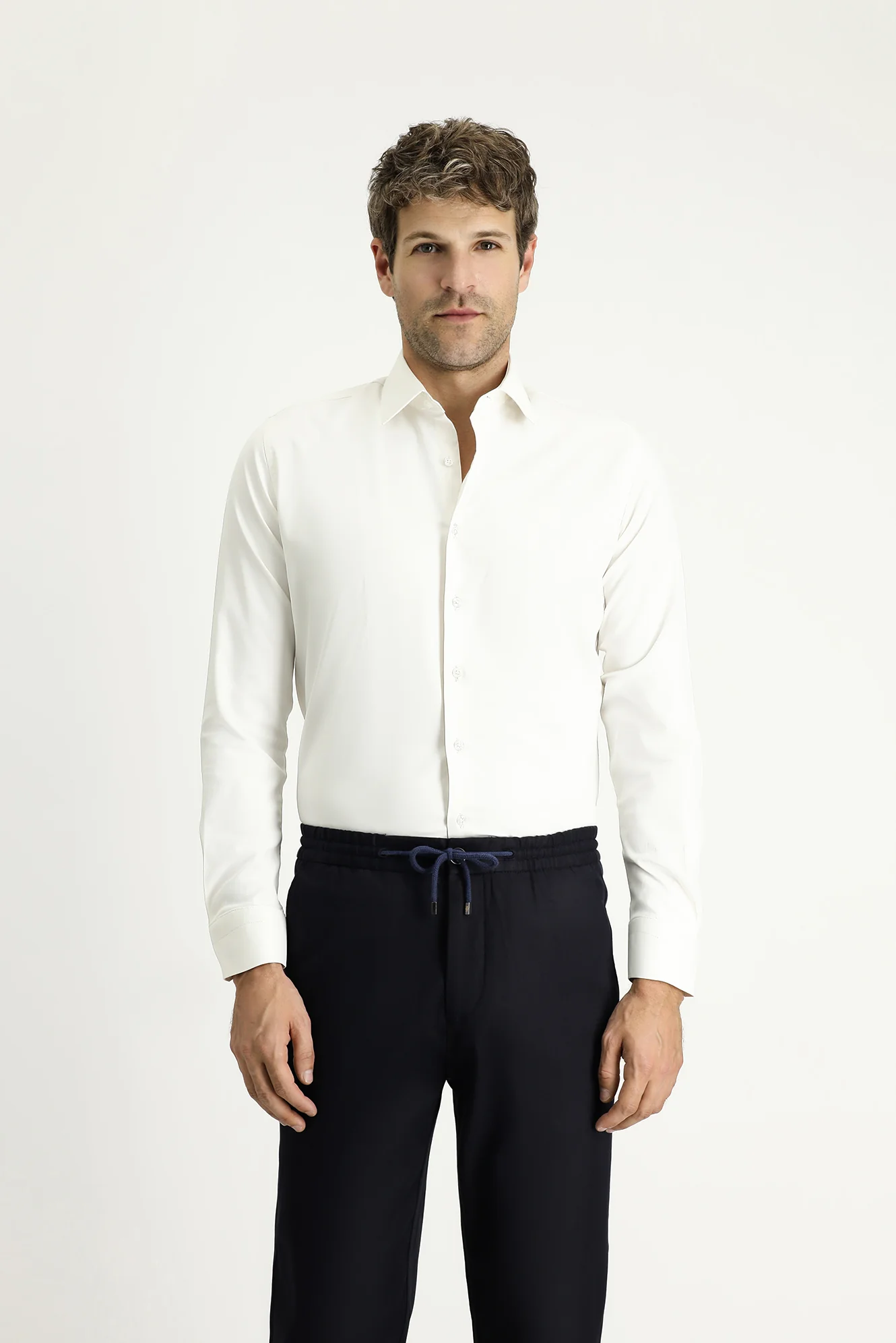 Krem Uzun Kol Slim Fit Dar Kesim Klasik Pamuklu Gömlek