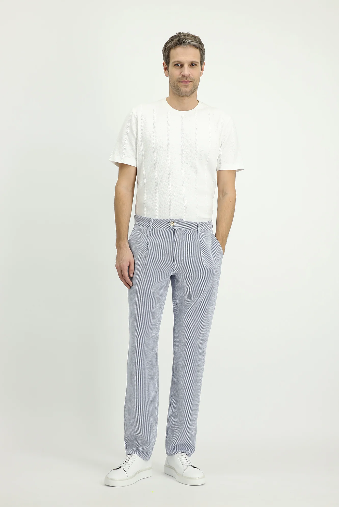 Lacivert-Beyaz Regular Fit Standart Kesim Likralı Çizgili Pileli Kanvas / Chino Pantolon - Image 2