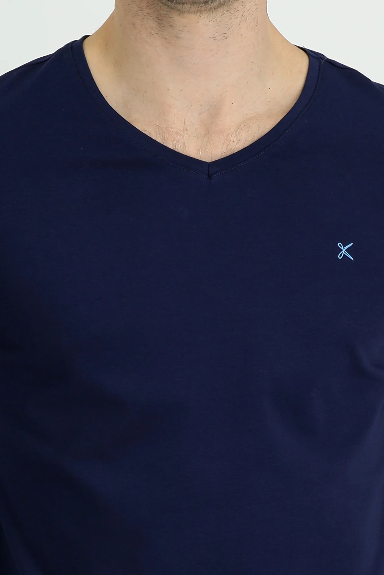 Lacivert V Yaka Slim Fit Dar Kesim Tişört - Image 3