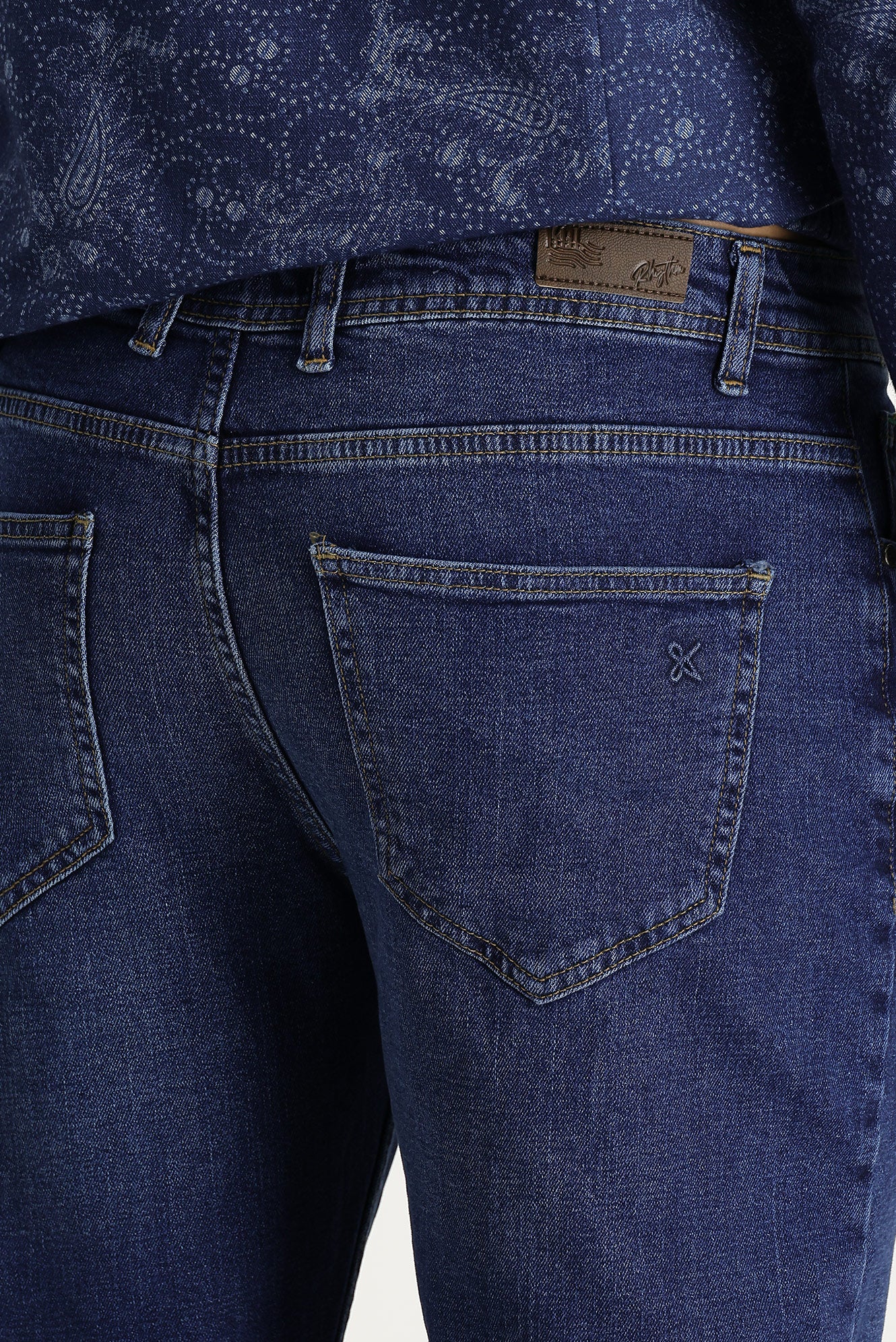 Mavi Slim Fit Dar Kesim Likralı Denim Pantolon - Image 4