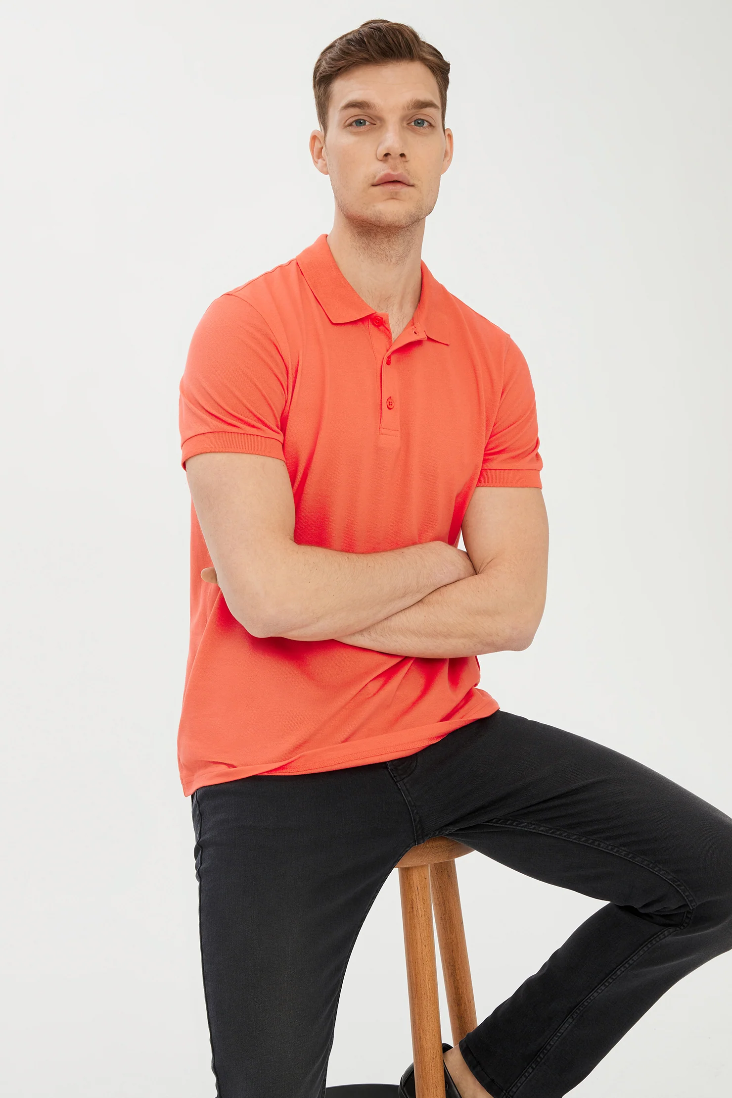 Mercan Kırmızı Polo Yaka Slim Fit Dar Kesim Pamuk Tişört - Image 4