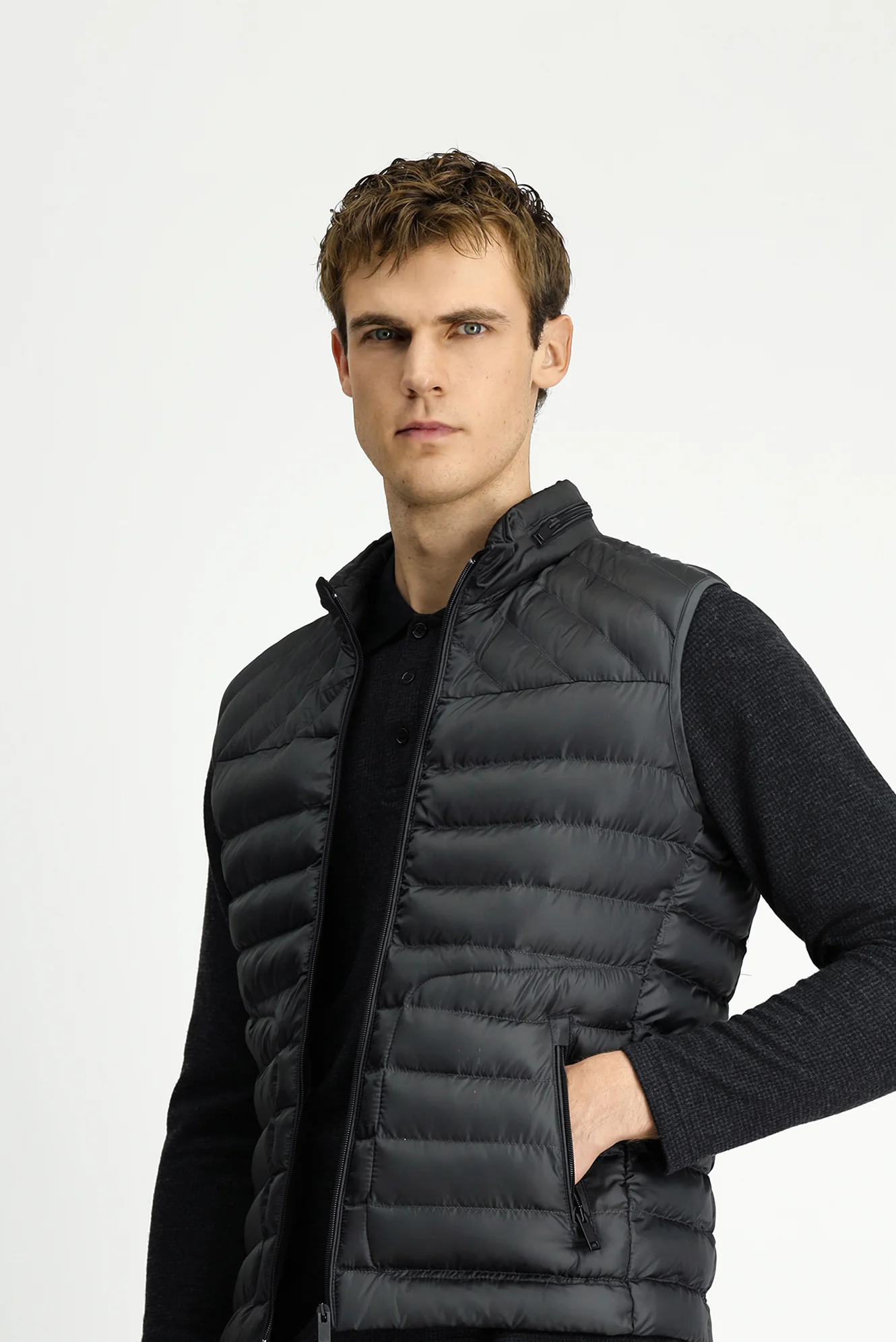 Orta Antrasit Slim Fit Dik Yaka Fermuarlı Kapitone Spor Yelek - Image 3
