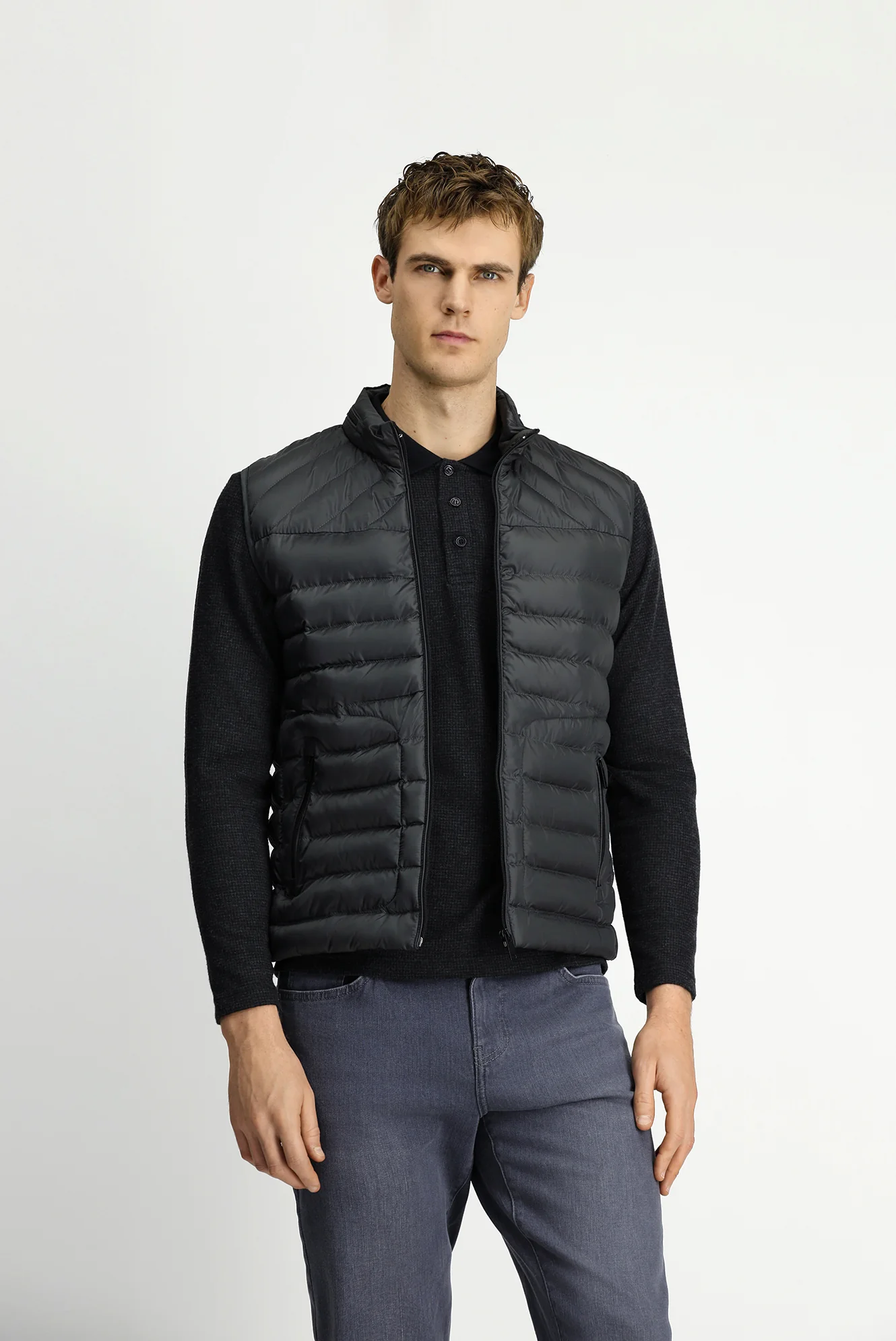 Orta Antrasit Slim Fit Dik Yaka Fermuarlı Kapitone Spor Yelek - Image 4