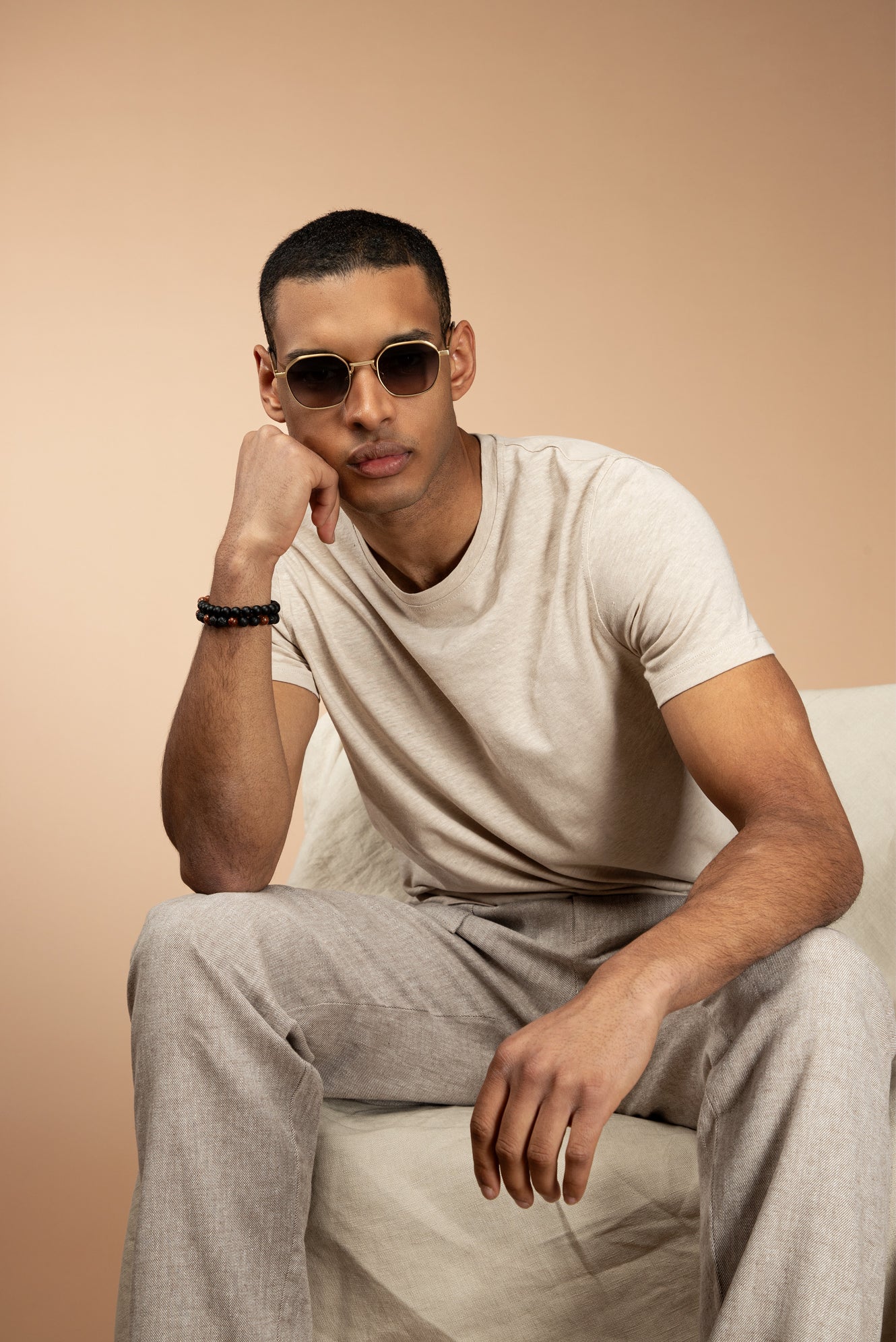 Orta Bej Bisiklet Yaka Slim Fit Dar Kesim Keten Karışımlı Tişört - Image 5