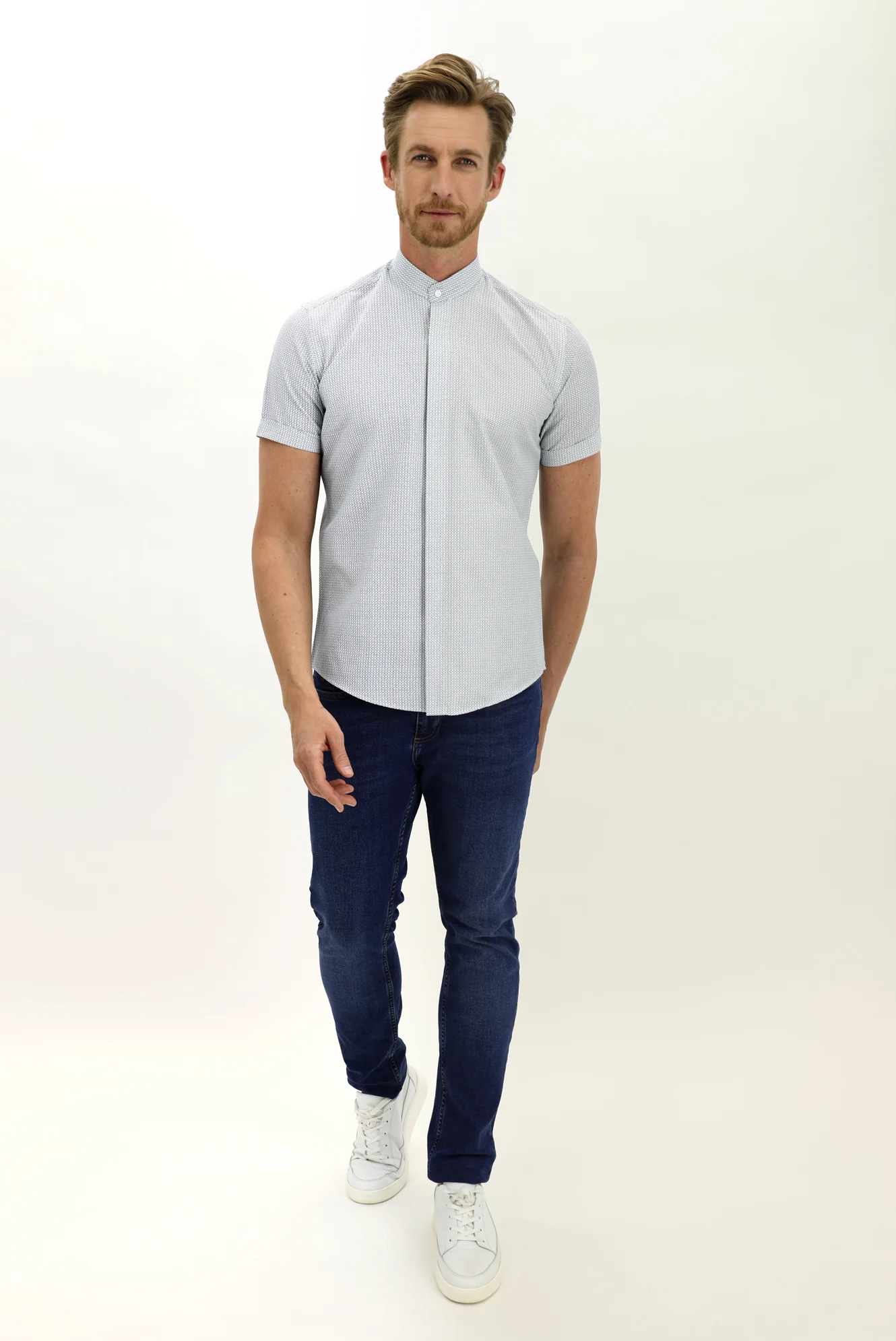 Orta Bej Kısa Kol Slim Fit Dar Kesim Desenli Hakim Yaka Pamuk Gömlek - Image 2