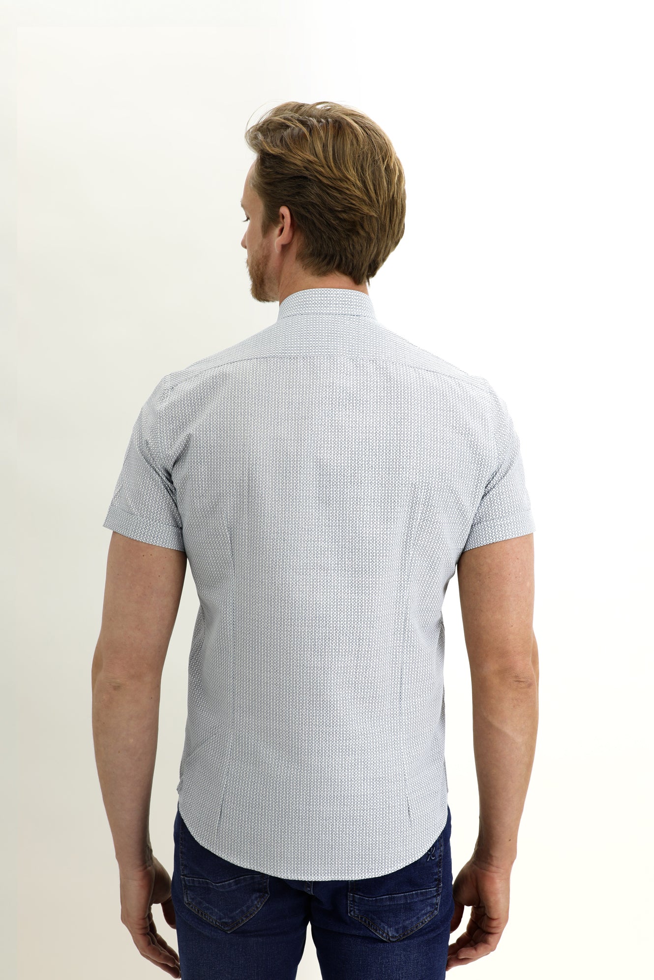 Orta Bej Kısa Kol Slim Fit Dar Kesim Desenli Hakim Yaka Pamuk Gömlek - Image 5