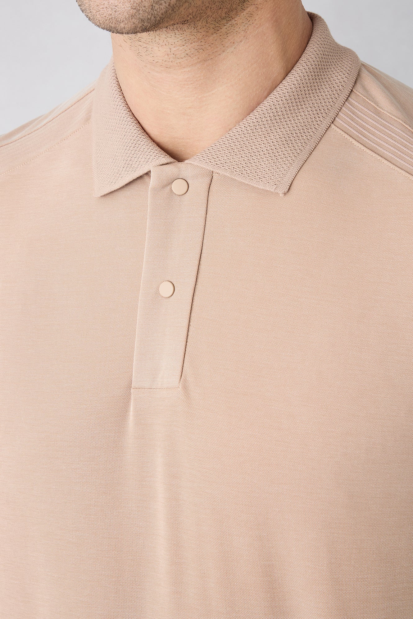 Orta Bej Regular Fit Çıtçıtlı Polo Yaka Ribana Detaylı Lyocell Karışımlı Tişört - Image 3