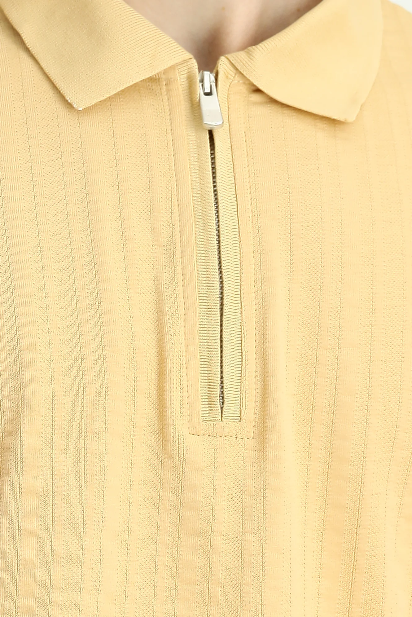 Orta Bej Slim Fit Dar Kesim Pamuk Desenli Fermuarlı Polo Yaka Tişört - Image 6