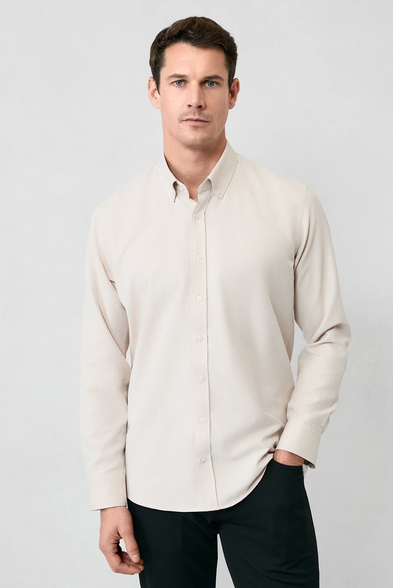 Orta Bej Uzun Kol Slim Fit Düğmeli Yaka Pamuklu Kolay Ütülenebilir 4 Mevsim Oxford Gömlek